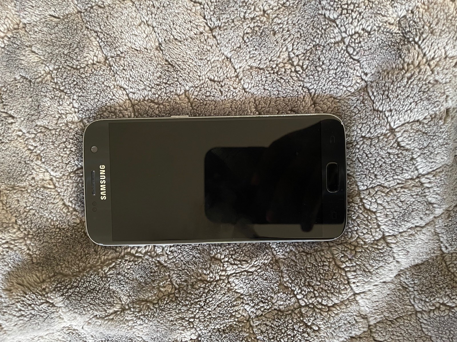 Samsung Galaxy S7 edge 32GB in Titanium Silver Unlocked