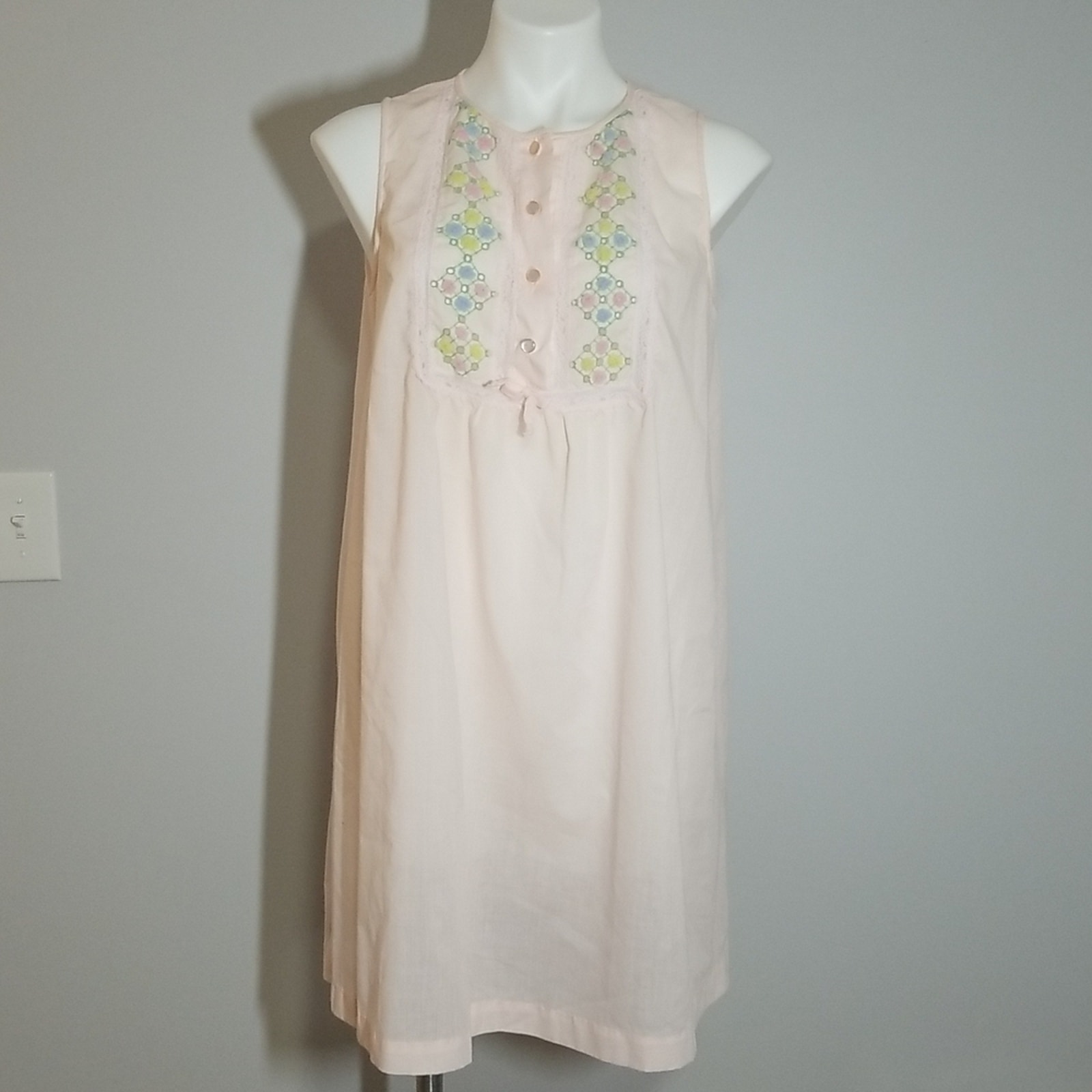 Vintage 1970s Gilead Light Pink Embroidered Nightgown
