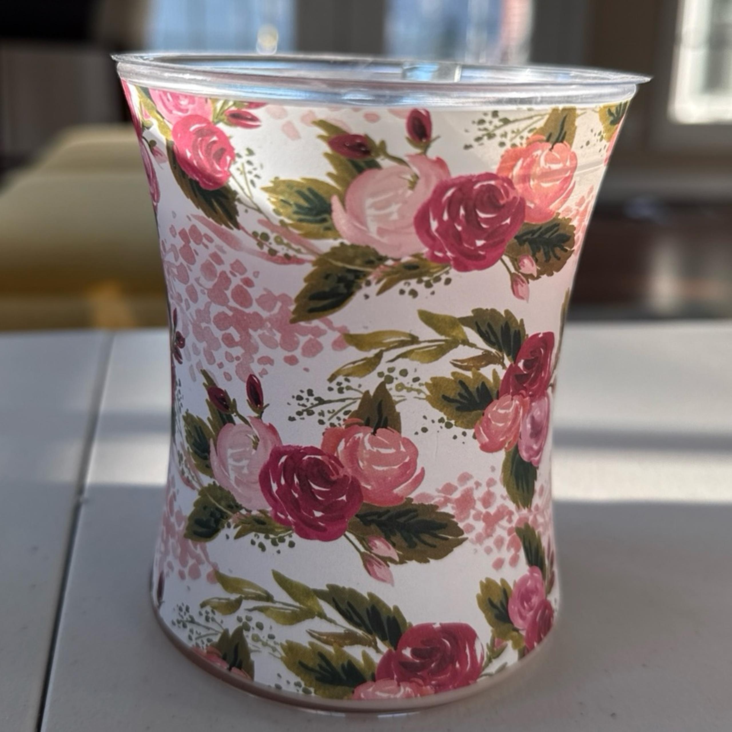 Woodwick Rose Crackling Candle