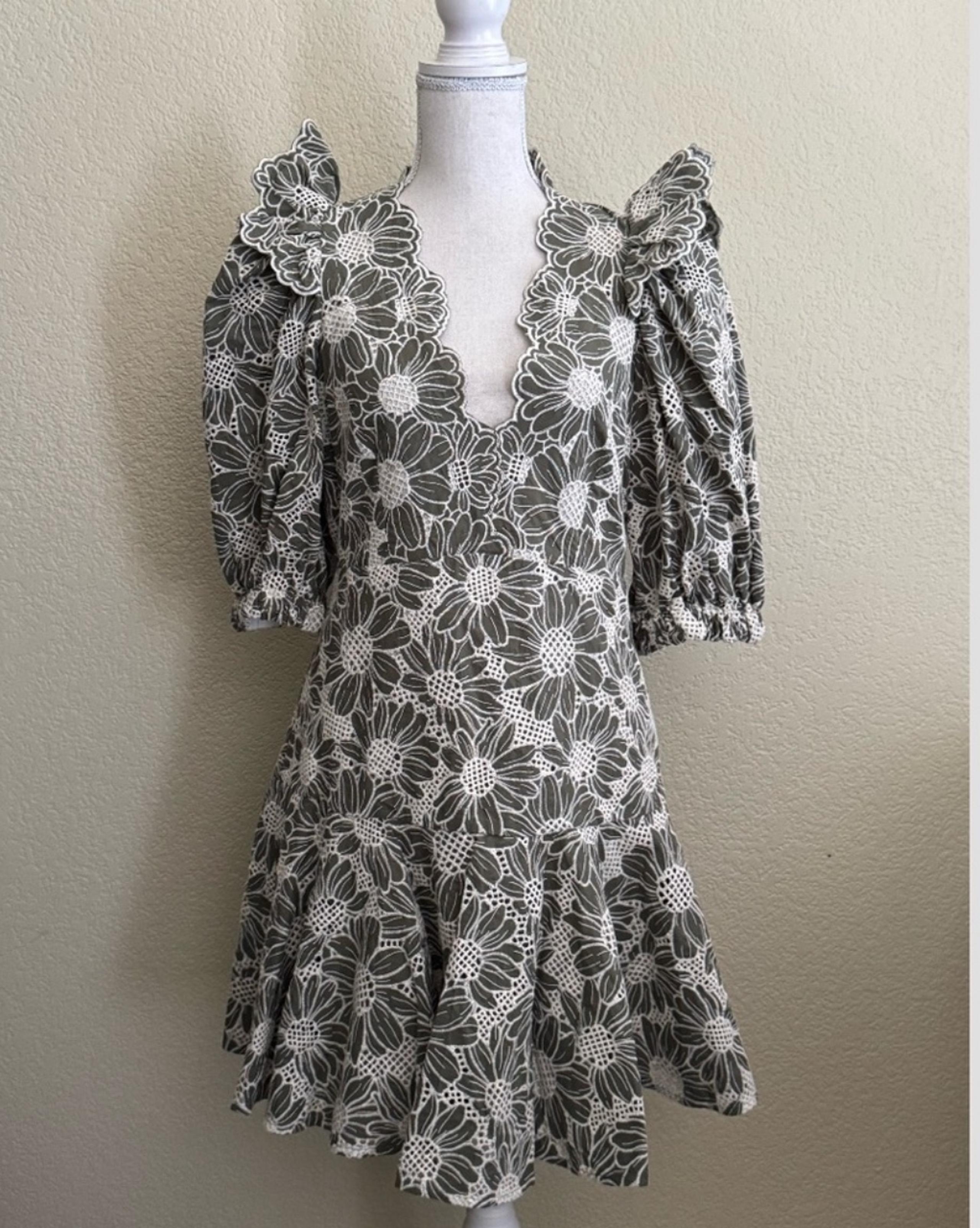 Sandro Audrey  Audrey Embroidered Cotton Lace Dress Green and White Size: US 6