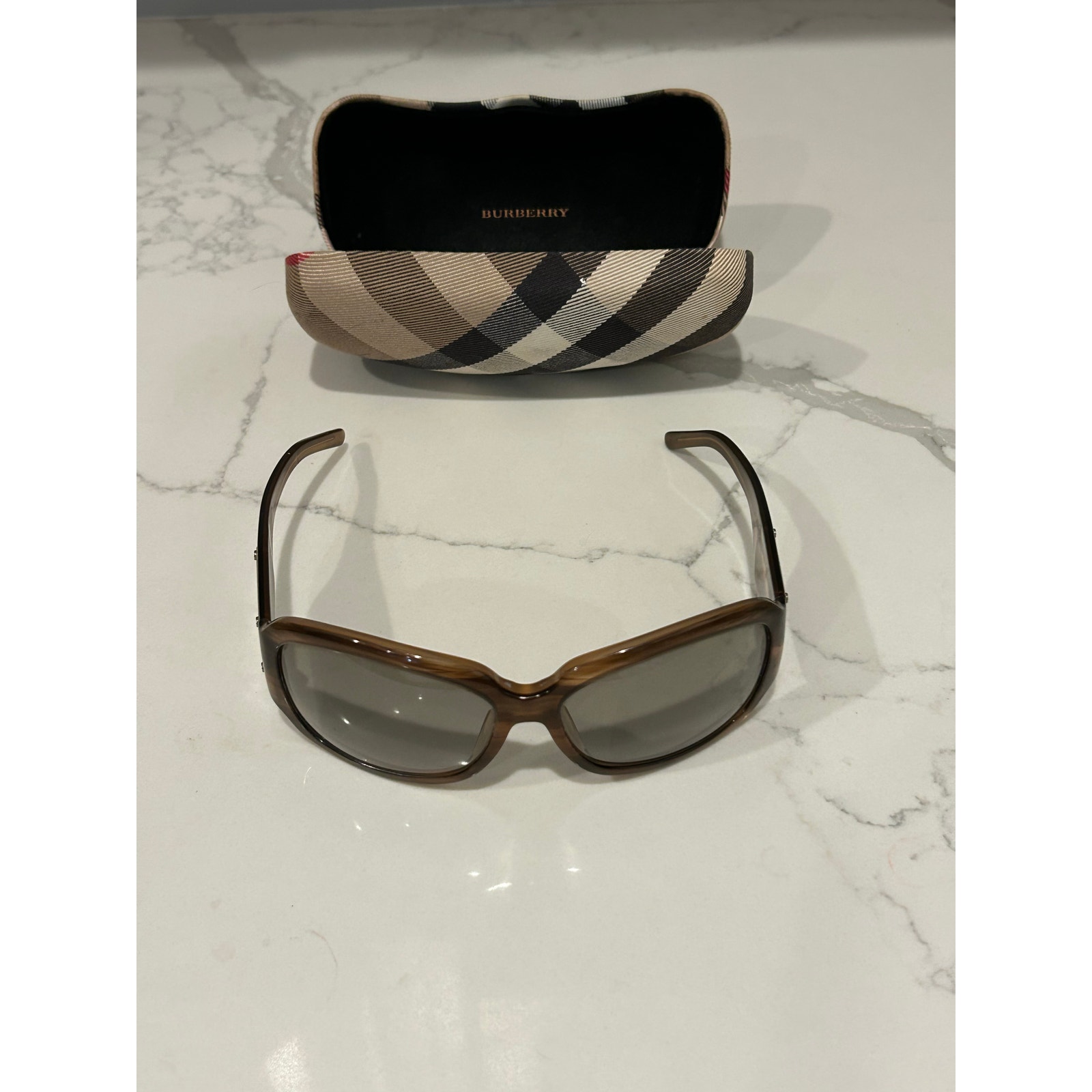 Burberry Women’s Sunglasses with Hard Shell Case Made in Italy