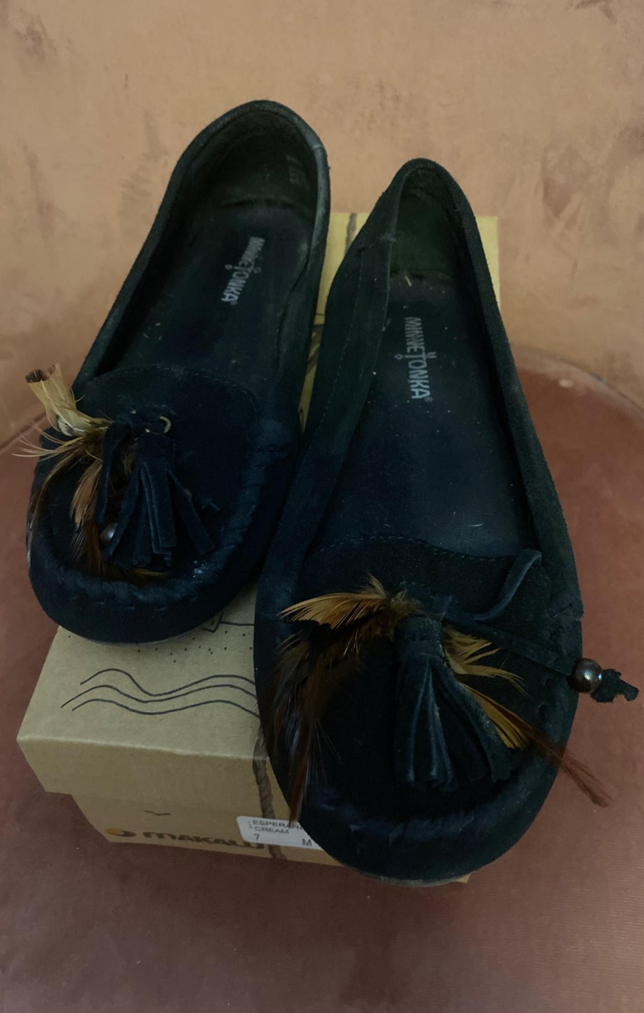Minnitonka moccasins