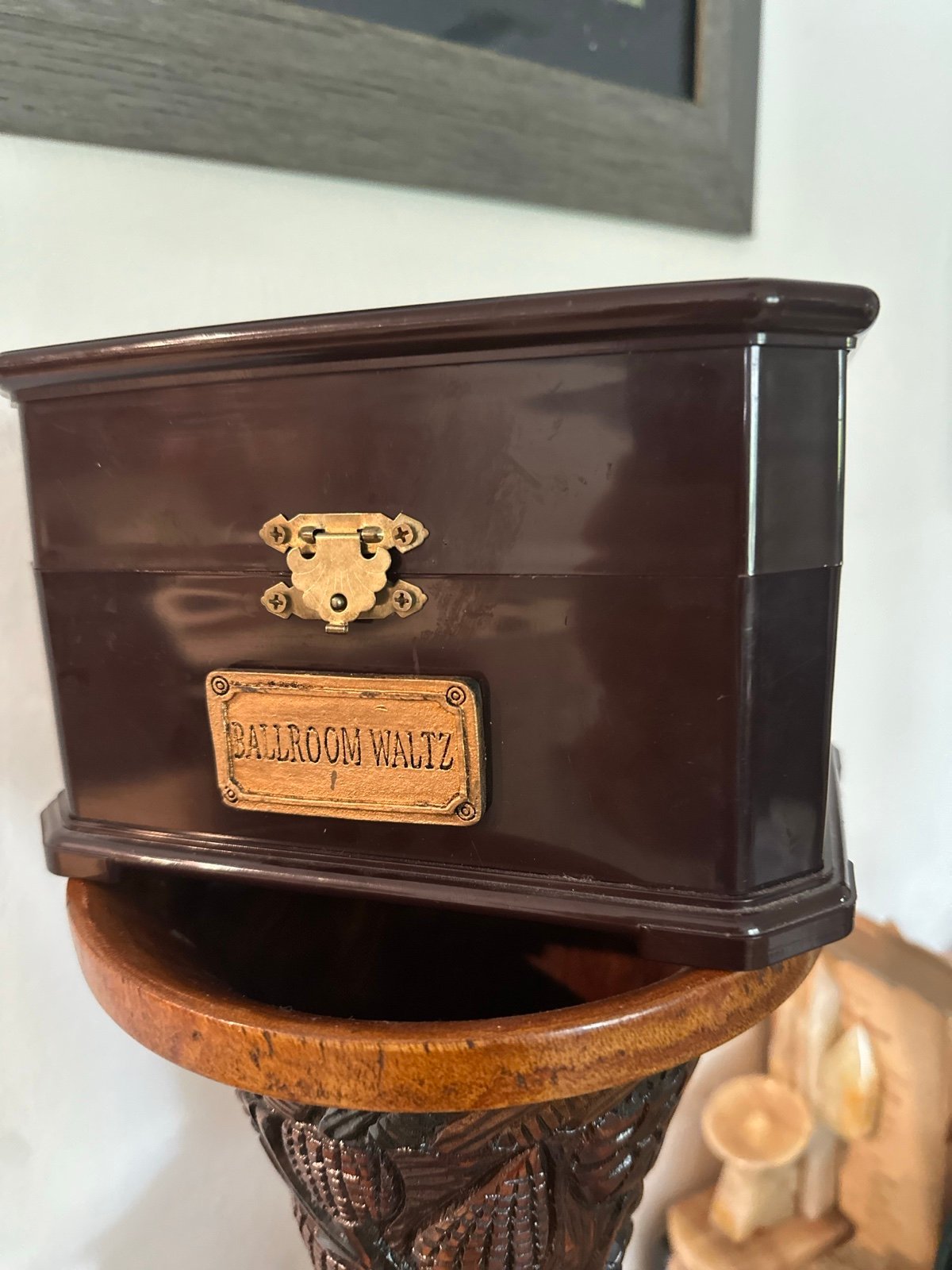 Very Rare COLLECTIONS ETC BALLROOM WALTZ DANCING MUSIC BOX (WORKS) Doggone