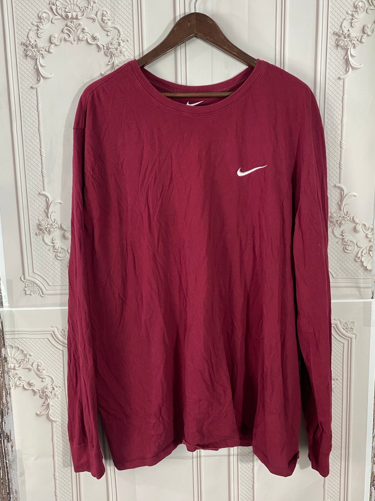 Nike burgundy long sleeve crew neck t shirt