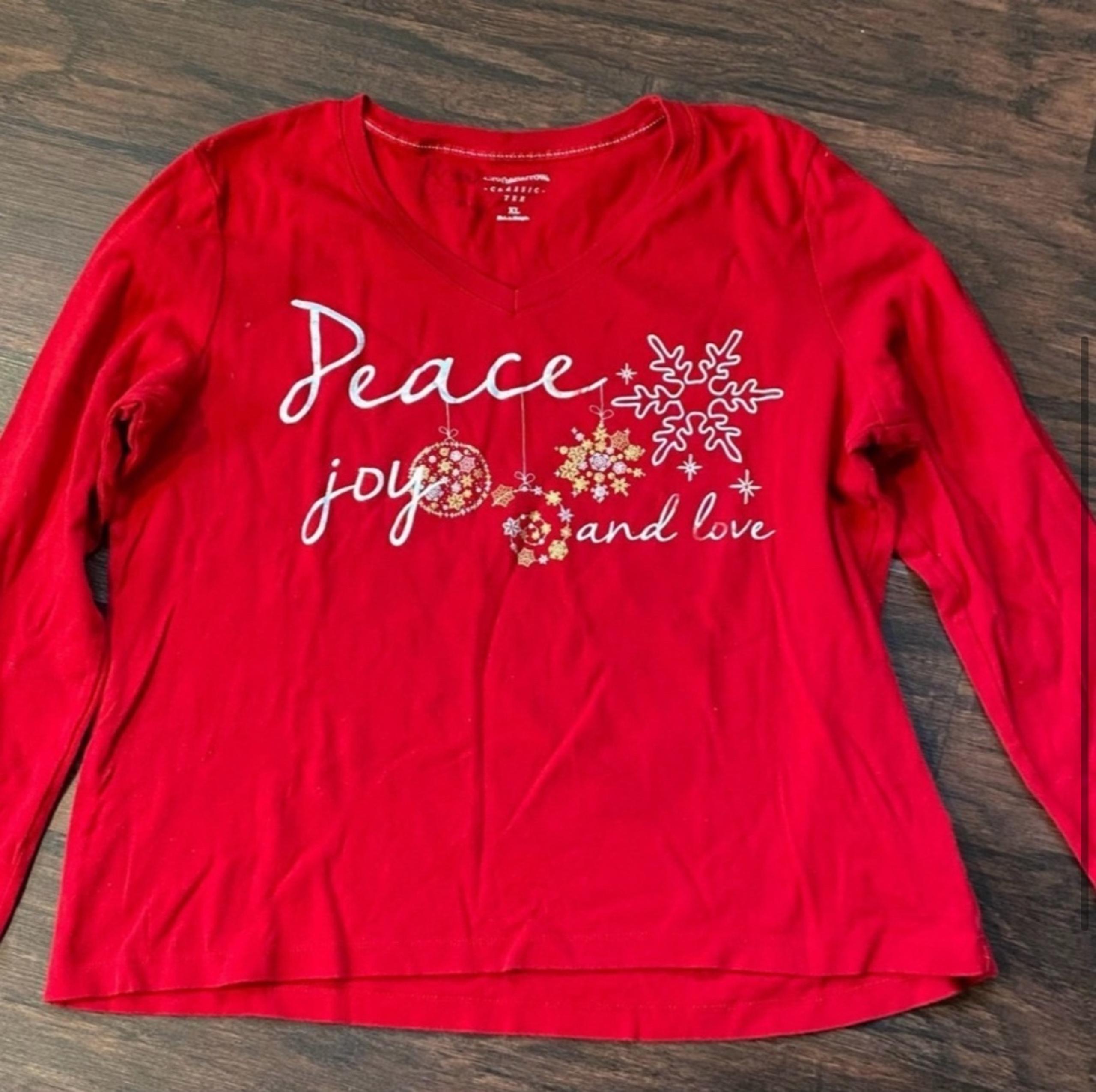 Croft & Barrow ‘Peace, Joy & Love’ Classic V-Neck Tee ⚛️BOGO PROMO⚛️