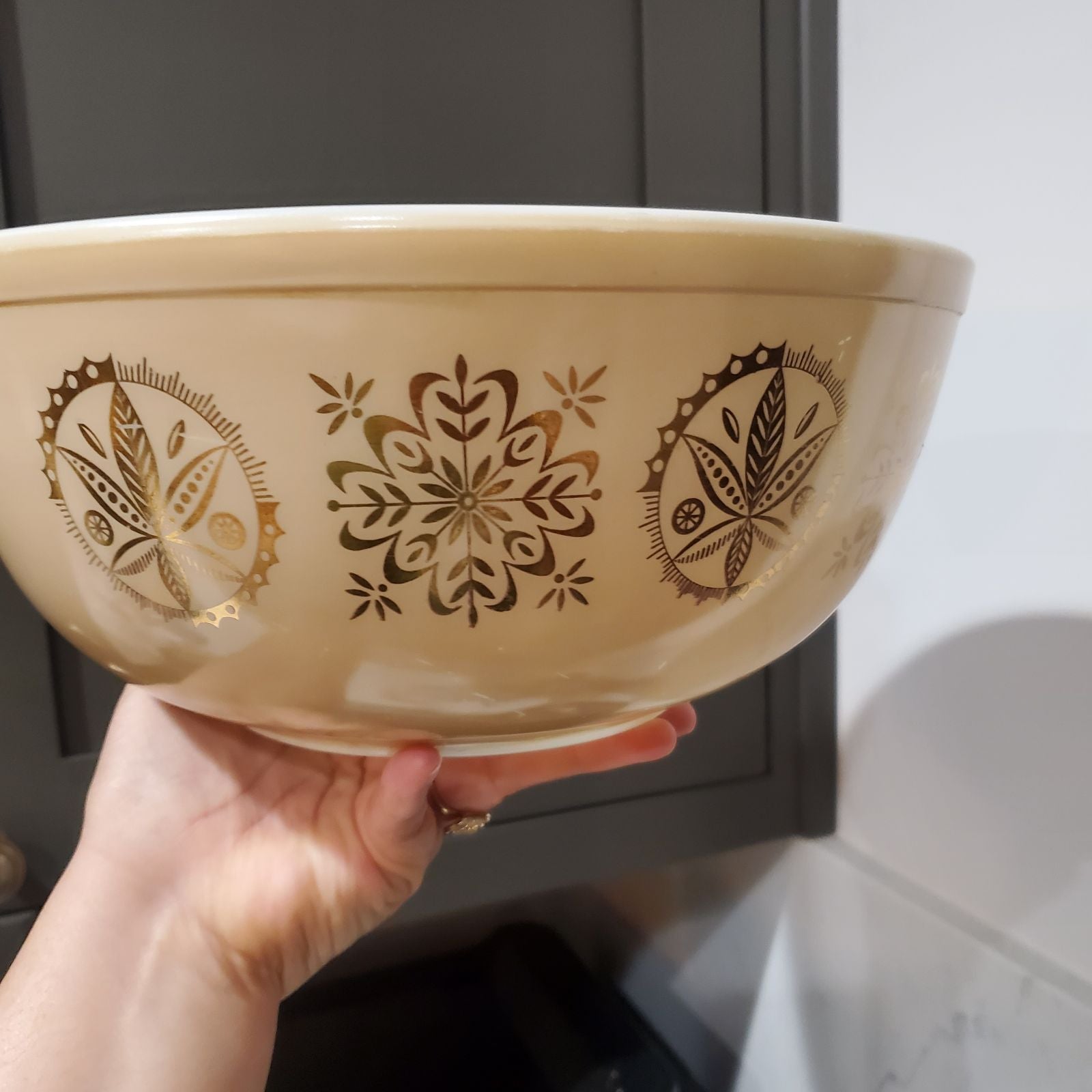 RARE Beige/Gold VINTAGE Pyrex