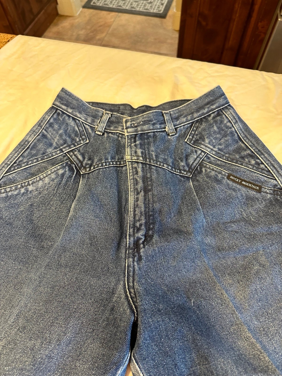 Vintage Womens Rocky Mountain 27/5 34 long