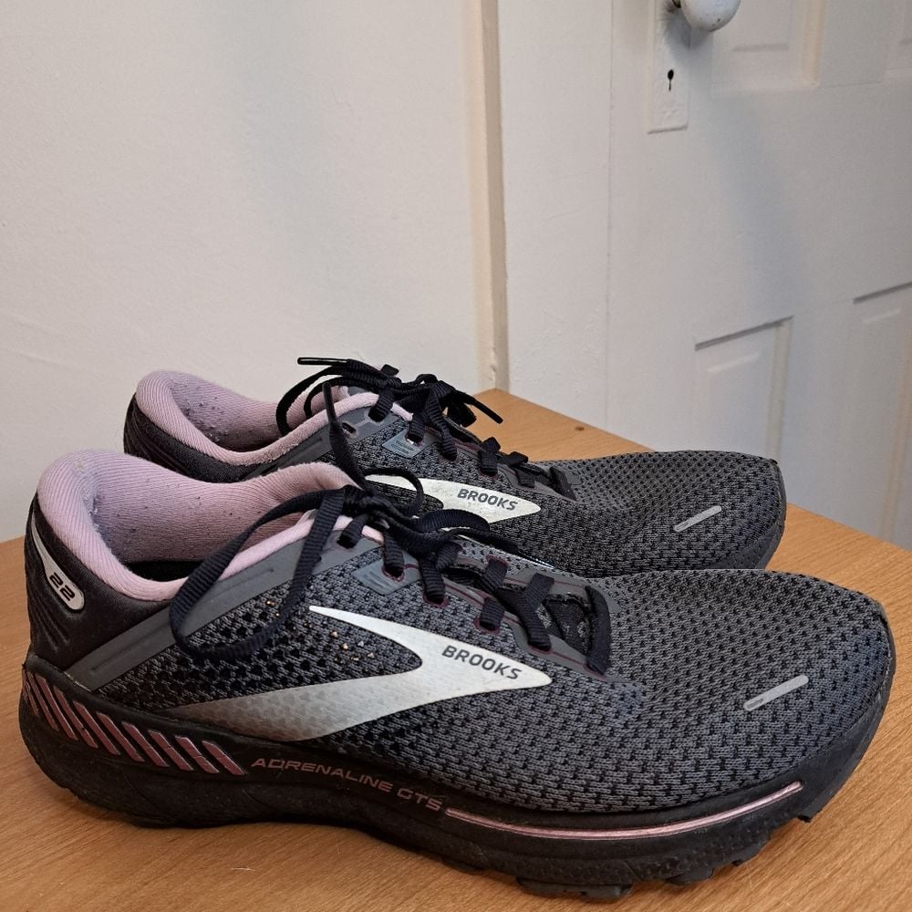 Brooks Adrenaline GTS 22 women 11