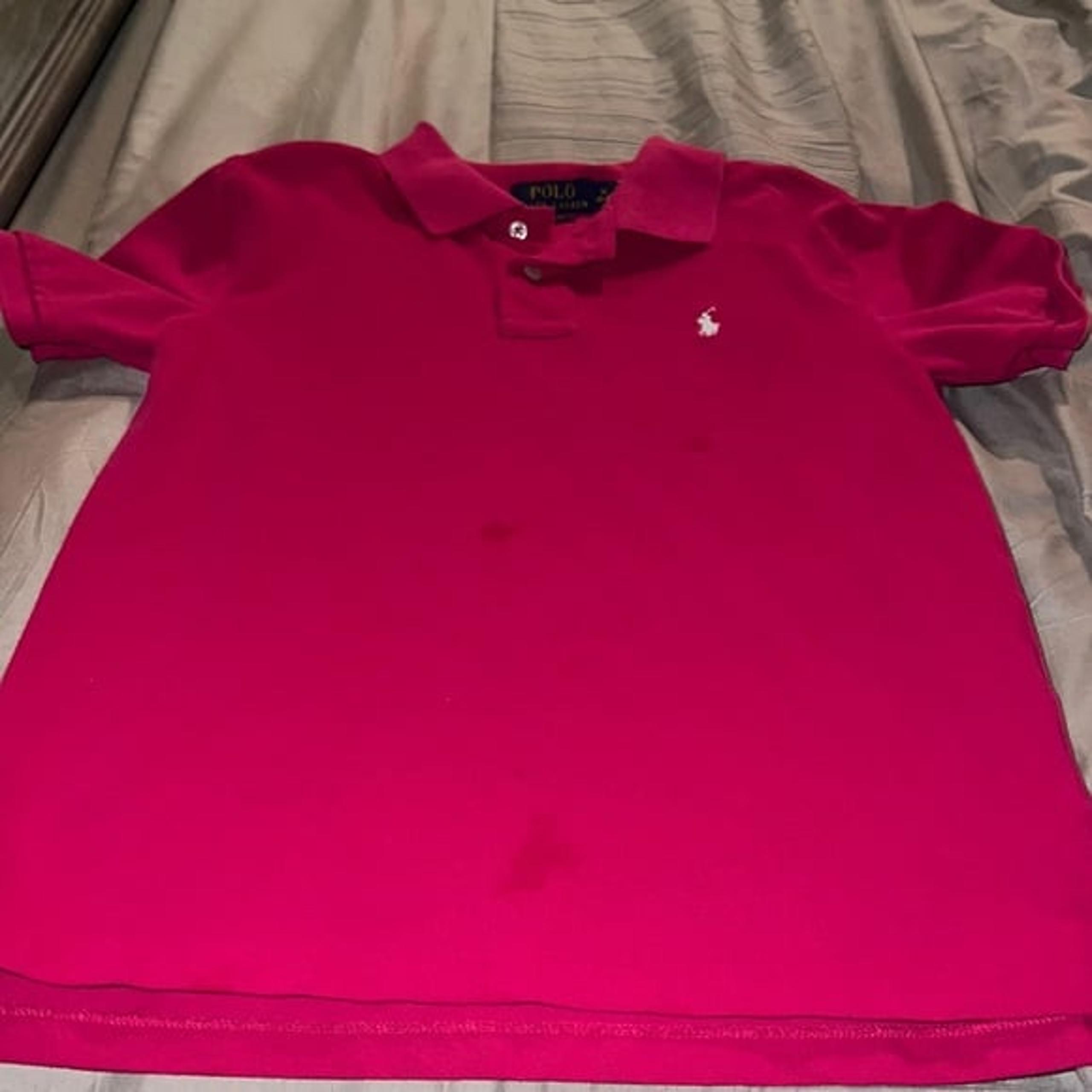 Polo Ralph Lauren Boys Polo side M Classic Fit some stains in front of the top