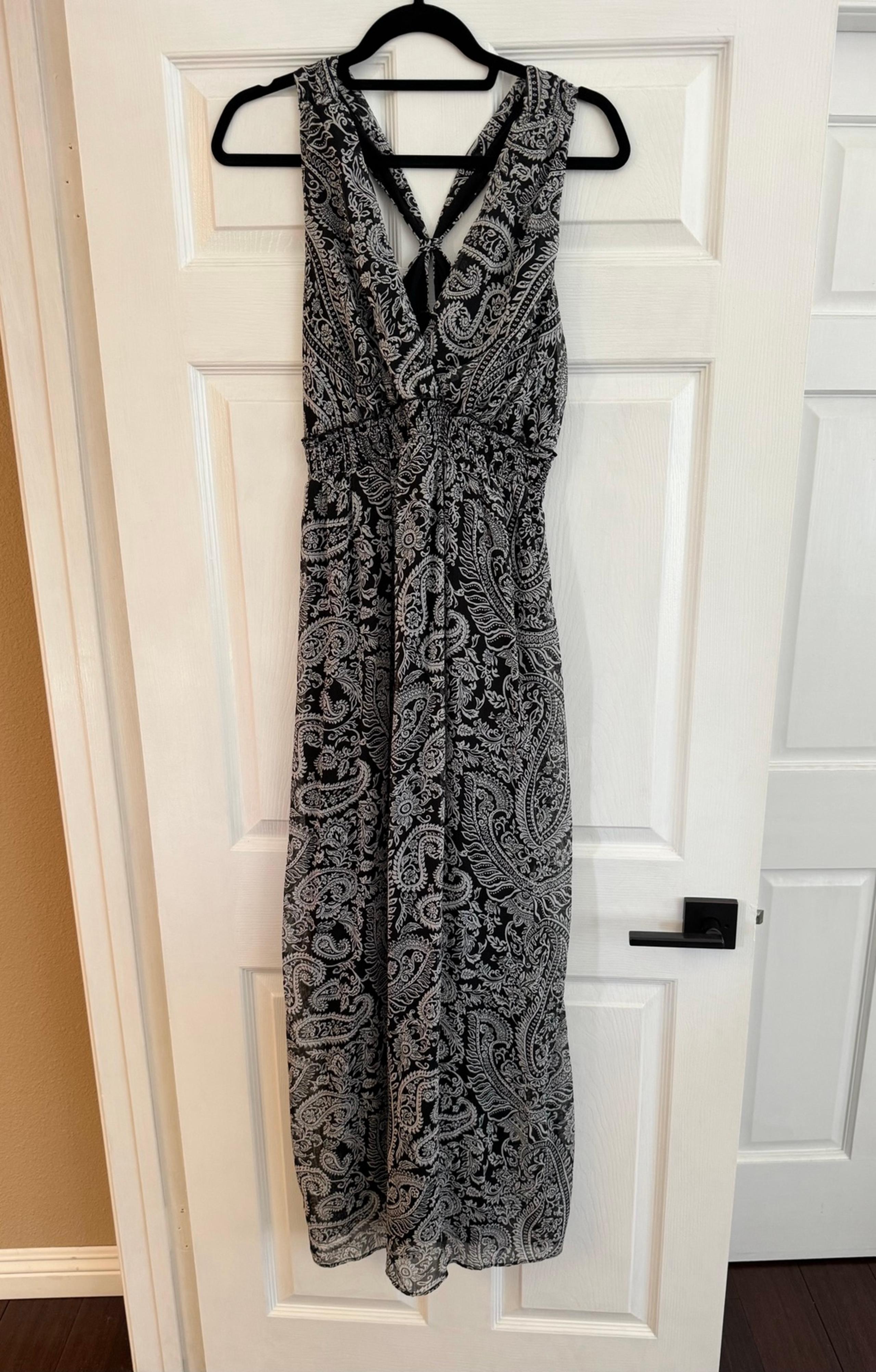 halter dress Medium - Motherhood Maternity