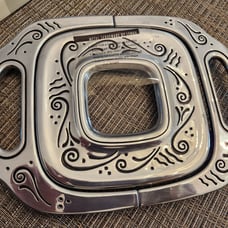 Lenox expandable metal trivet (1)