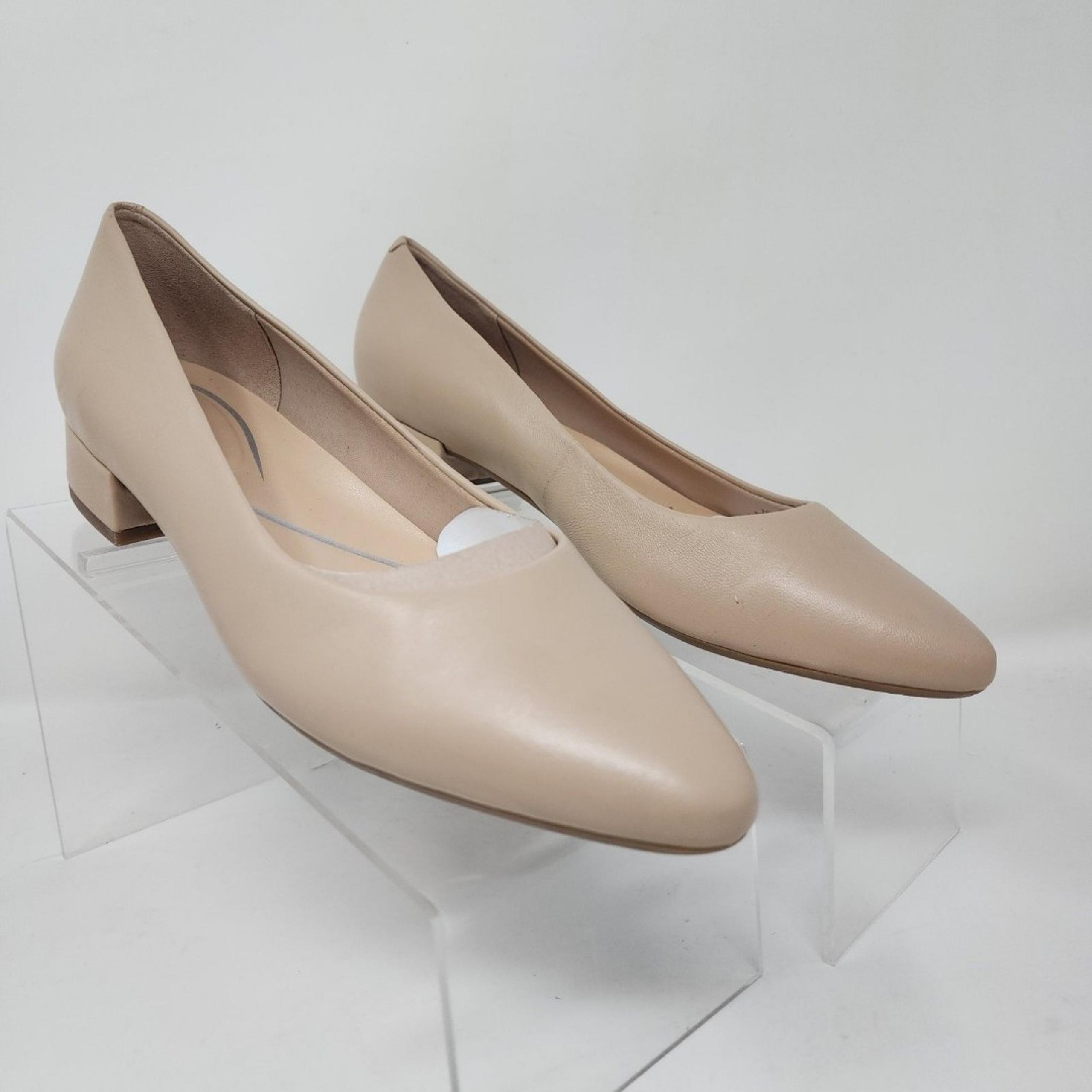 Easy Spirit Leather Pumps Womens 7.5 Beige Caldise Heels Shoes Casual Comfort