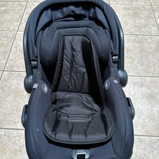 UPPAbaby Mesa V2 car seat and base
