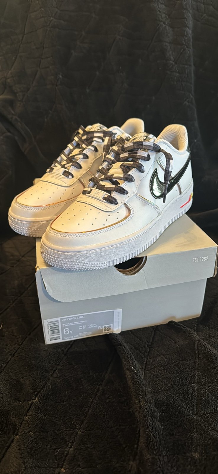 Nike Air Force 1 LV8 AF1 size 6Y