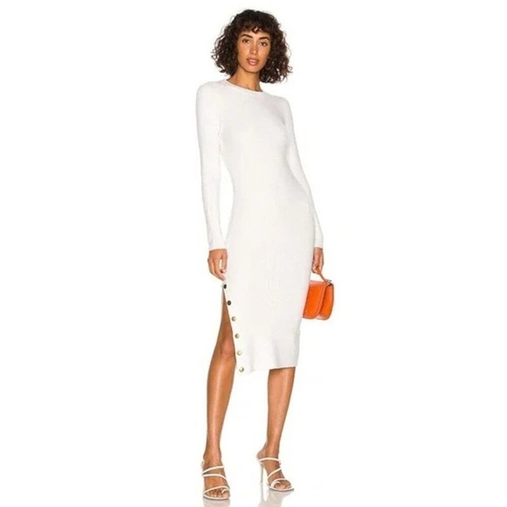 Alice + Olivia soft white Jenner crew neck dress W/ gold 495 Sz M Revolve knit