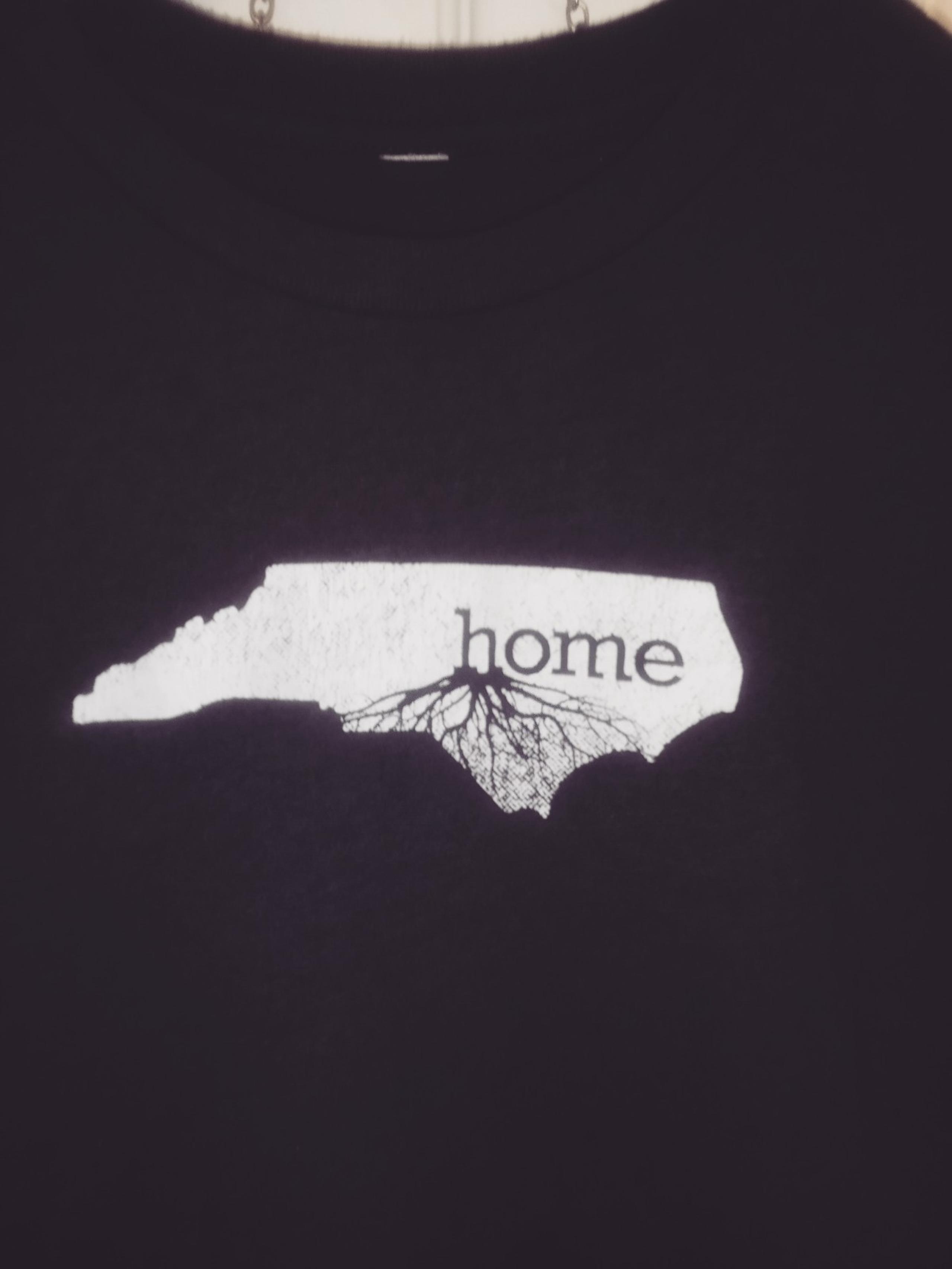 Boys size 8 north Carolina shirt