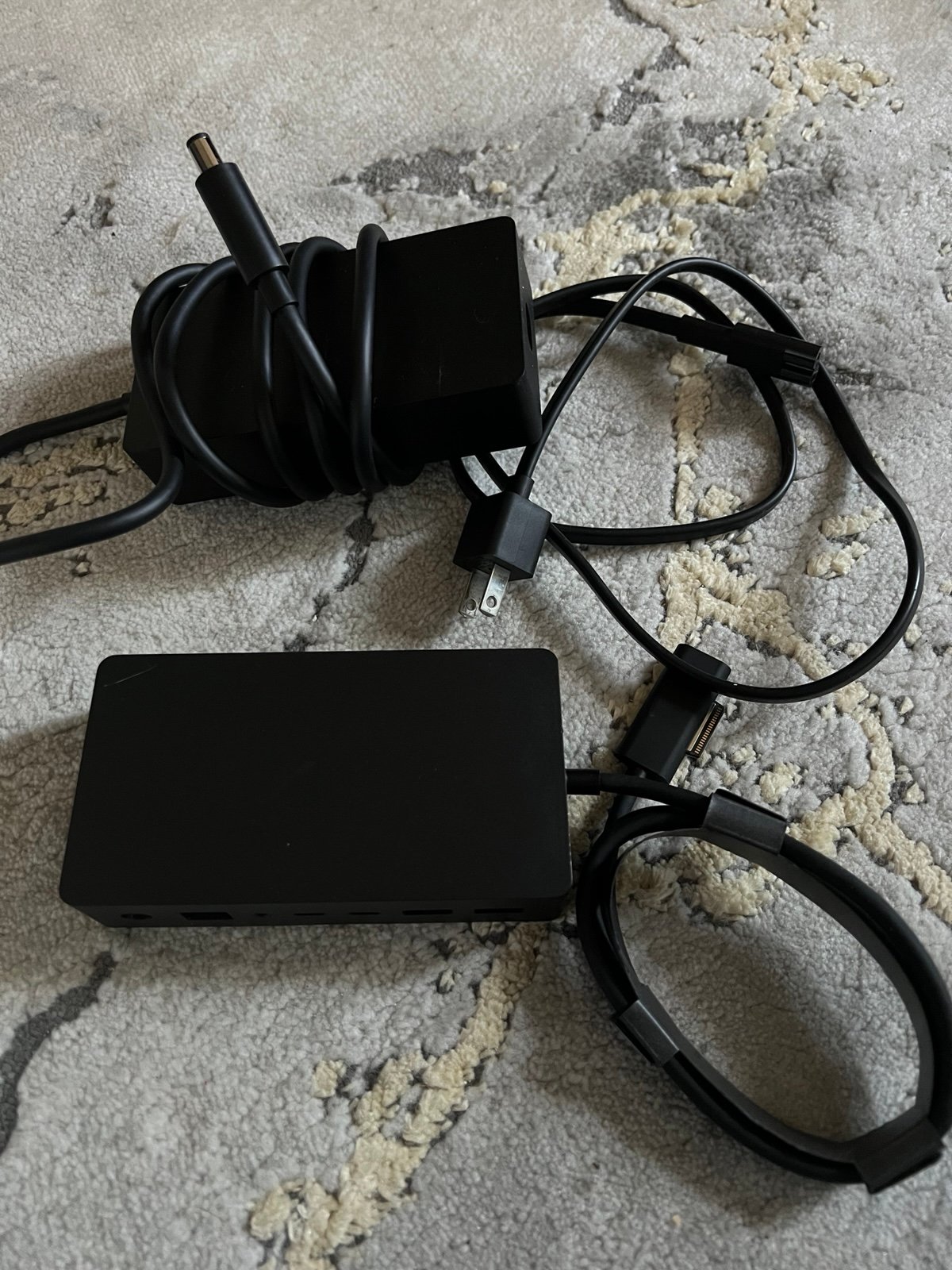 Microsoft surface pro docking stations Model 1917