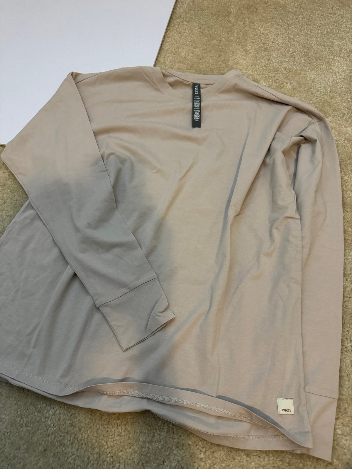Vuori Long-Sleeve Feather Tee size M