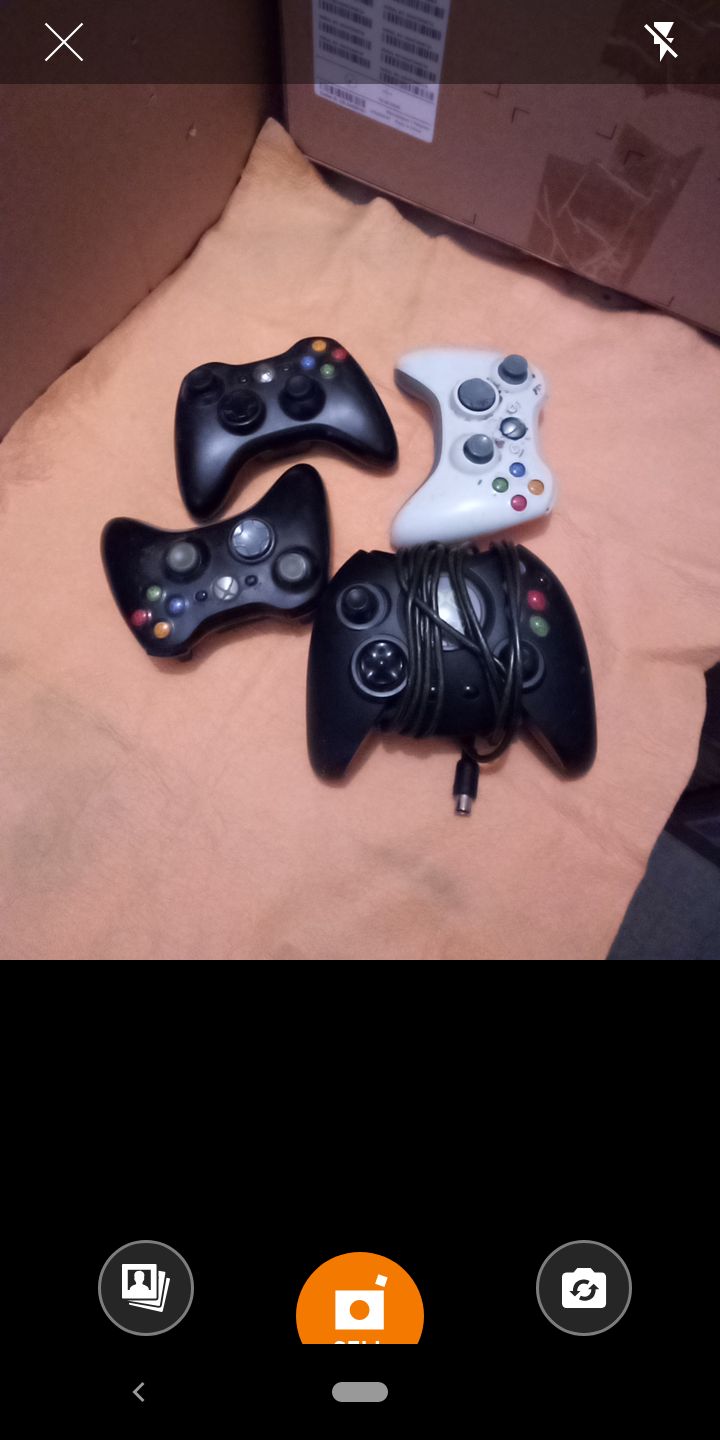 4 Xbox controller s