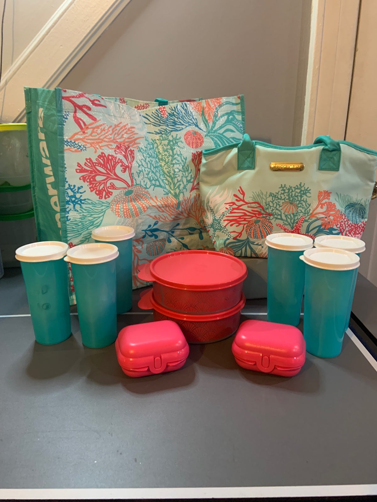 Tupperware sea set