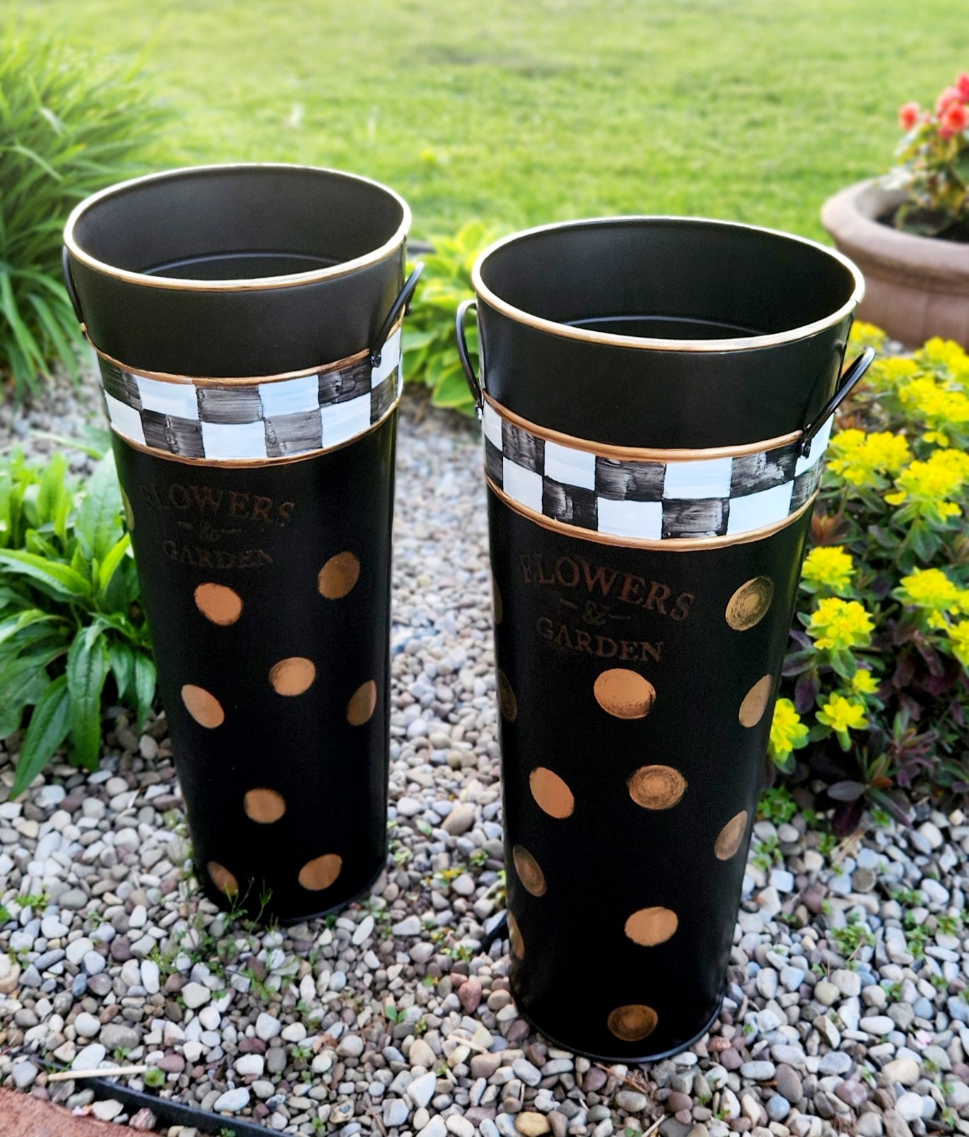 New! Pair of Black white checked planter pots!