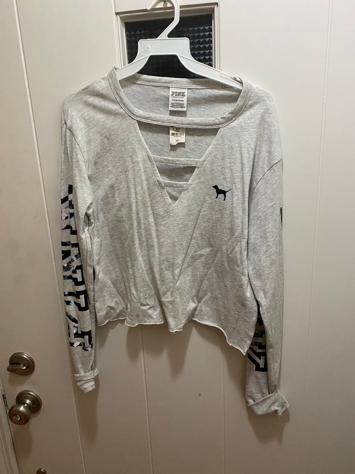 VICTORIA'S SECRET LOVE PINK 01 T-SHIRT Shirt Tee Crop Grey Gold Cut Penn State VICTORIA'S SECRET LOVE PINK 01 T-SHIRT Shirt Tee Crop Grey Gold Cut Penn State