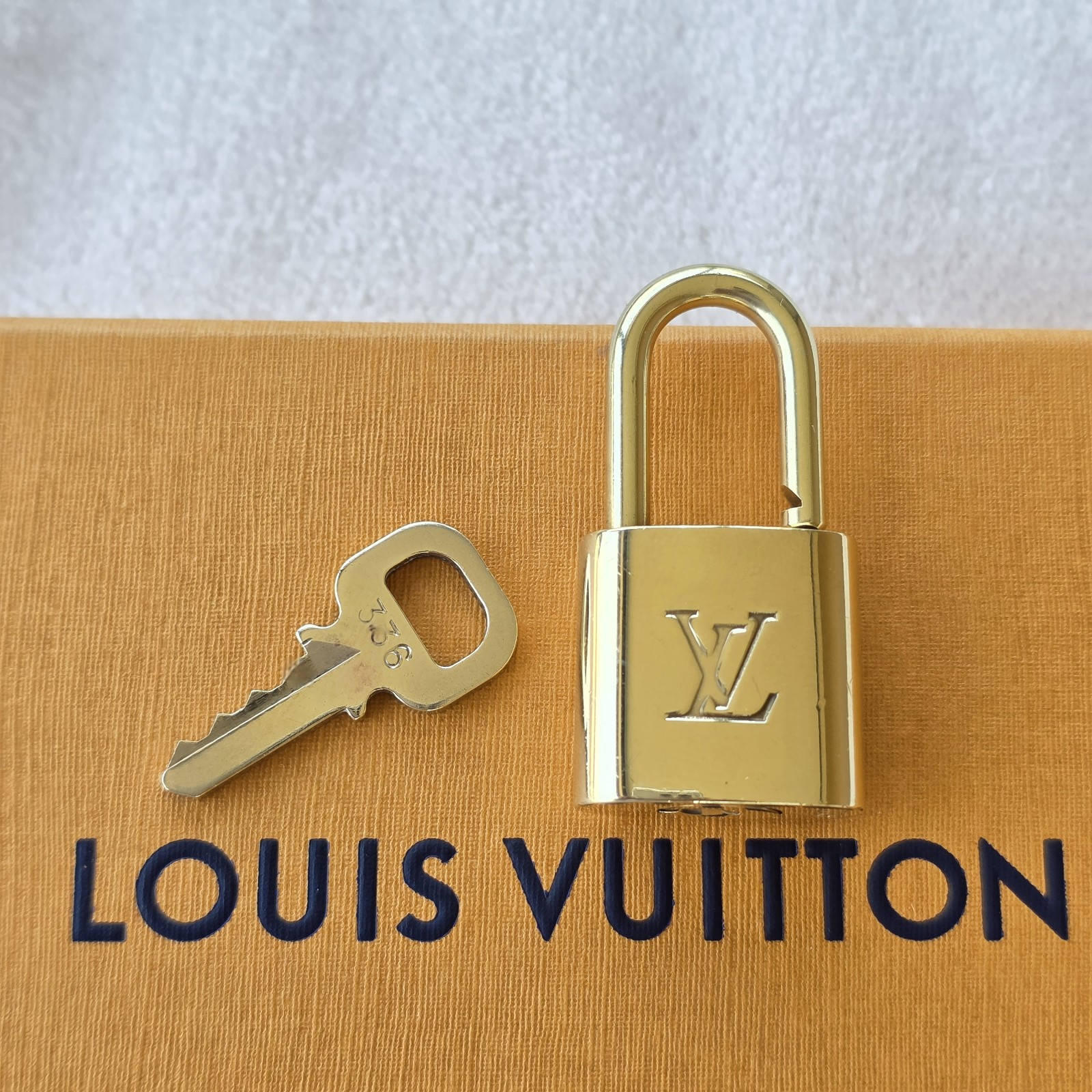 LOUIS VUITTON Lock & Key Set Padlock (#336) For Speedy Alma BB Keepall Deauville