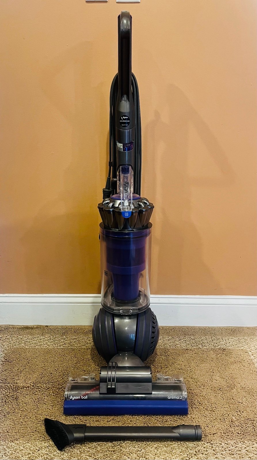 Dyson animal 2 vacuum cleaner ￼