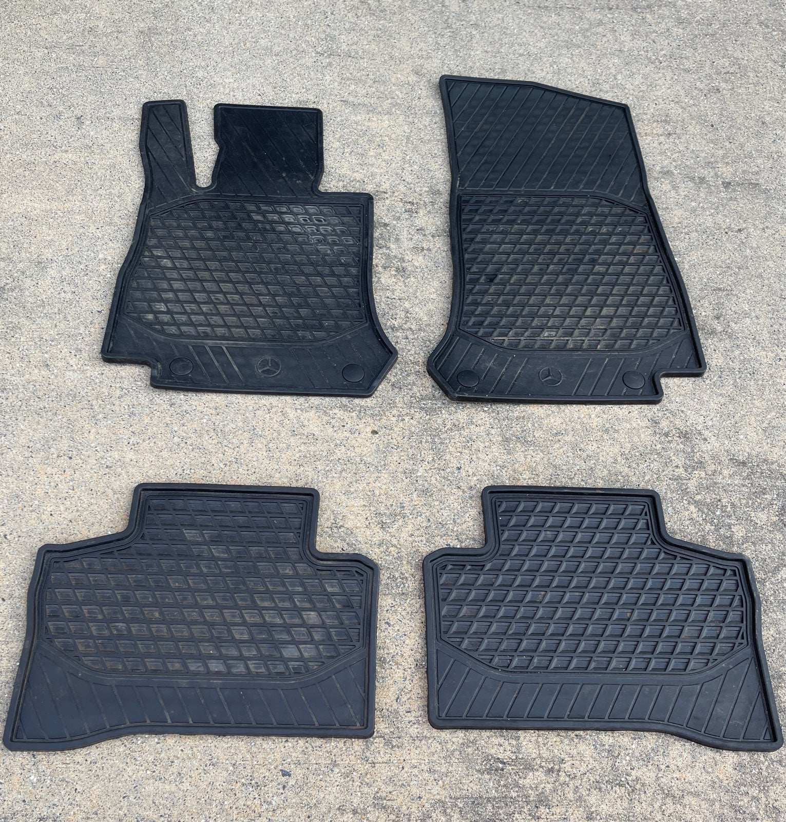 floor mats mercedes benz GLC300