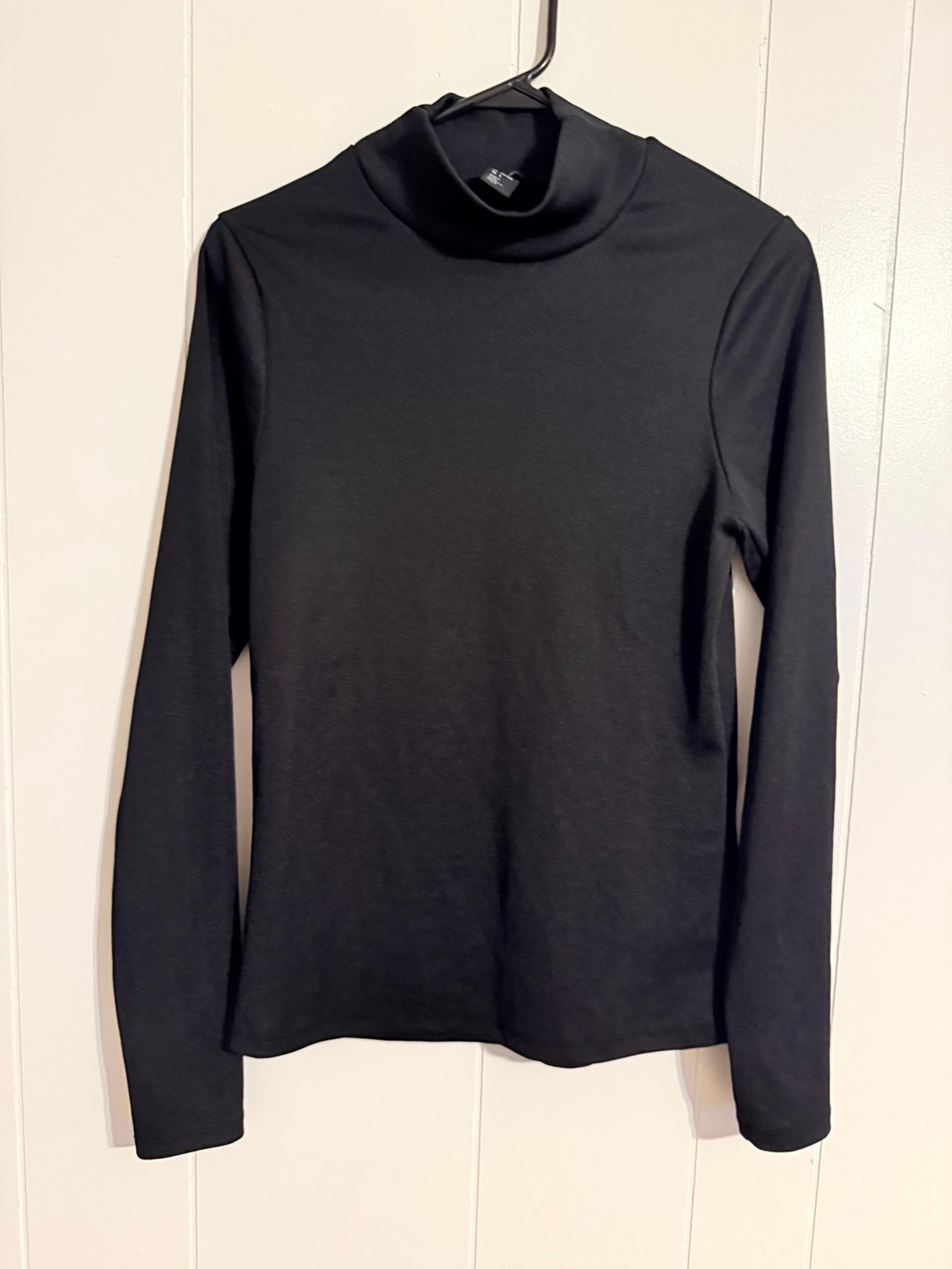 H&M Black Fitted Long Sleeve Mock Turtleneck Top