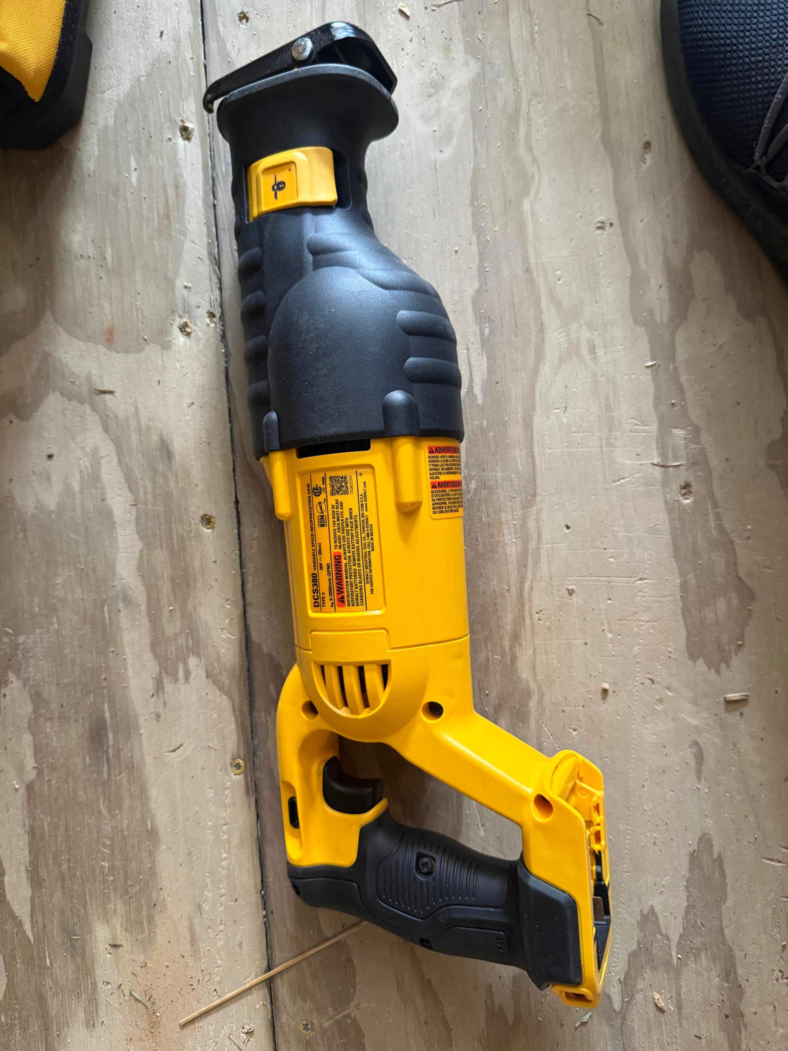 DeWalt DCS380 Variable Speed Reciprocating Saw Tool Only