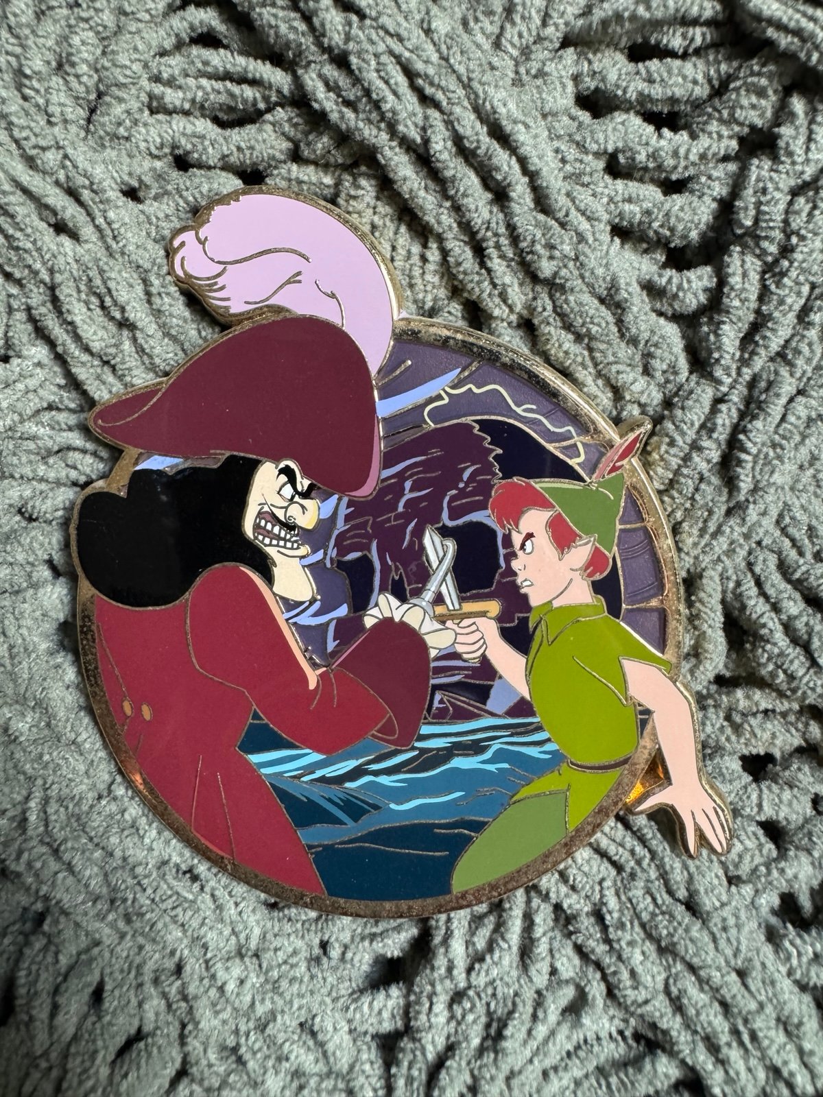 Castlegang Peter Pan Fantasy Pin LE50 - Peter Pan & Captain Hook Fantasy Pin