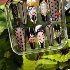 Queen Villain Press On Nails