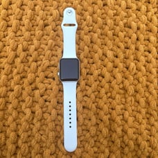 apple watch series 3 (42mm)