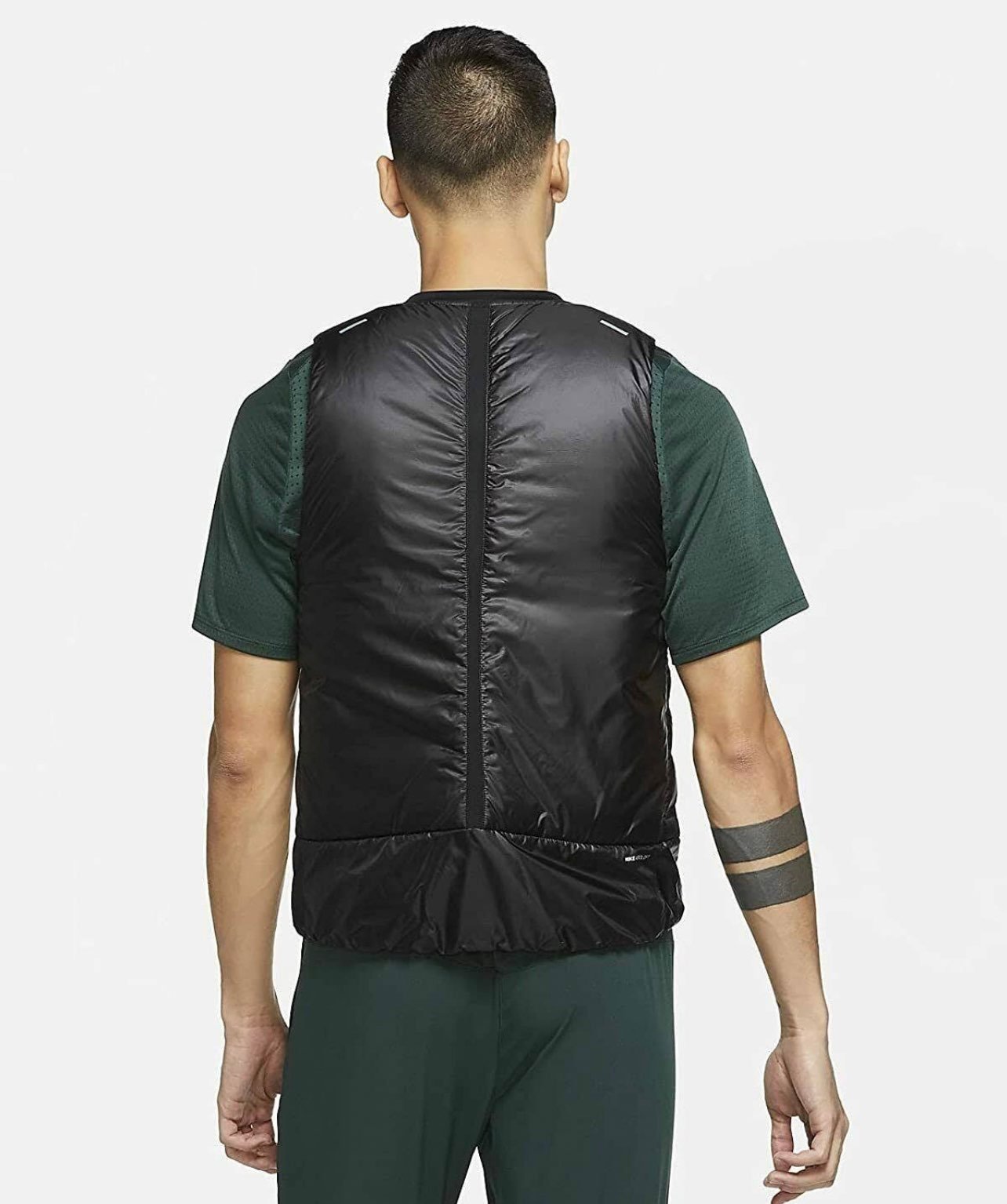 入手困難モデル 新品 NIKE AEROLOFT CITY VEST Nike WOMEN'S Aeroloft Running Vest Black Reflective White