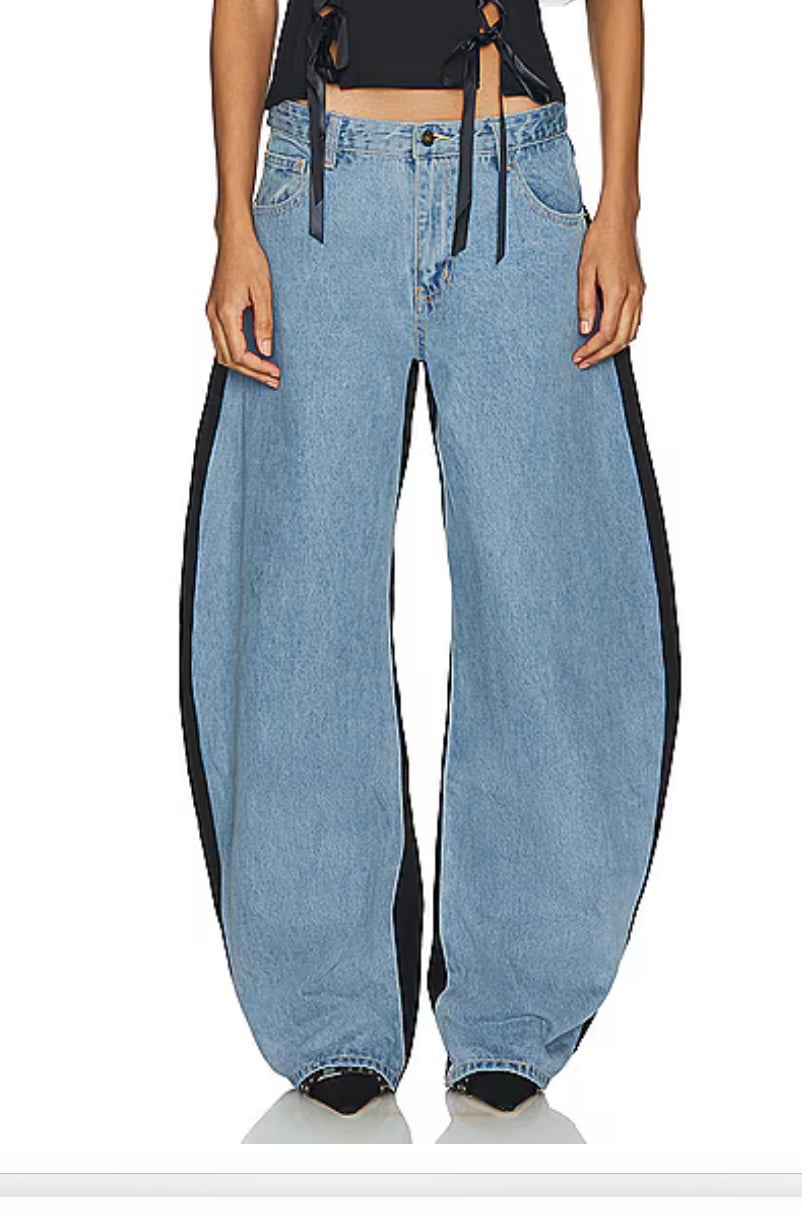 Lioness Horseshoe jeans. New With Tags. Size Medium