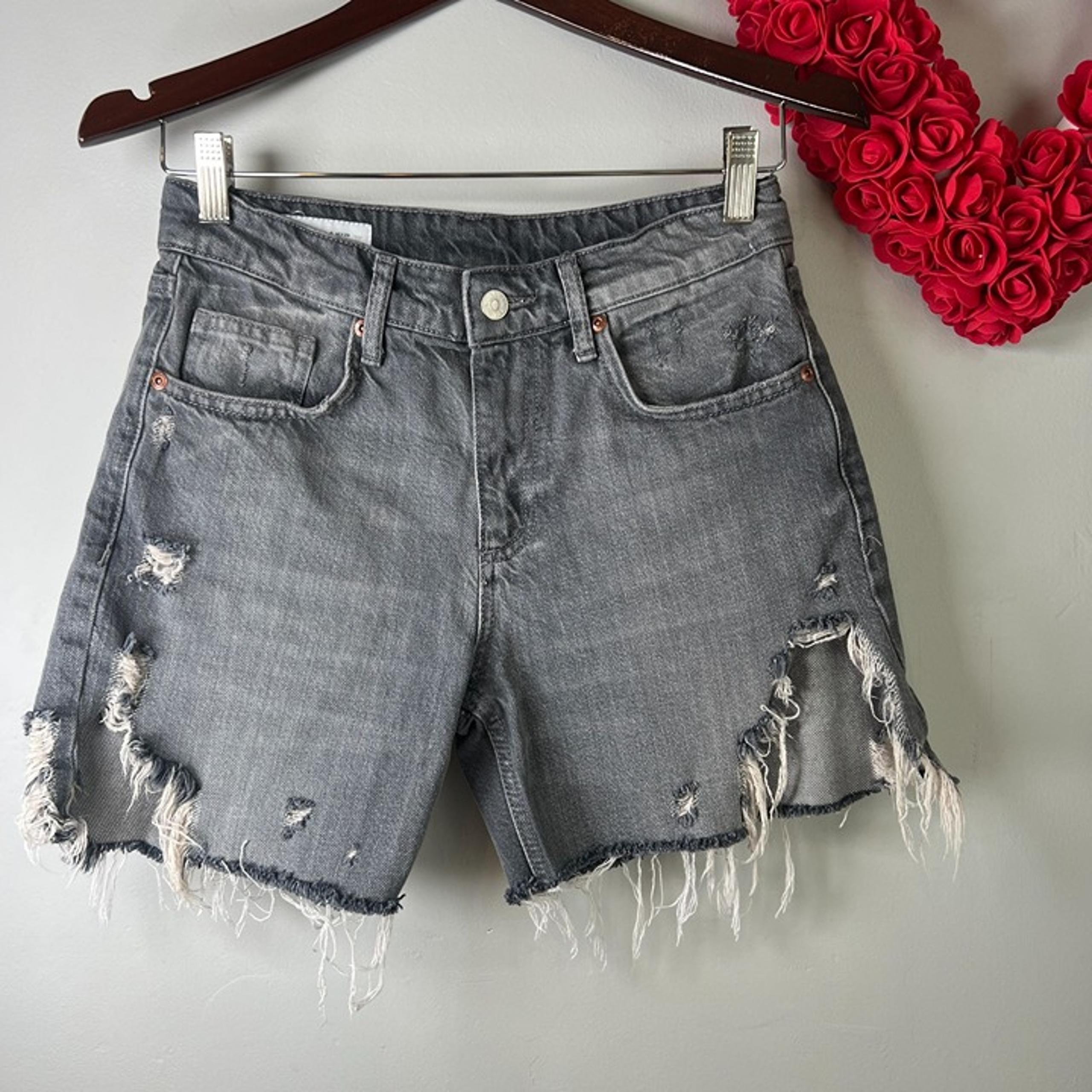 Zara Womens Boyfriend Jean Short Sz 4US Gray Distressed Destructed