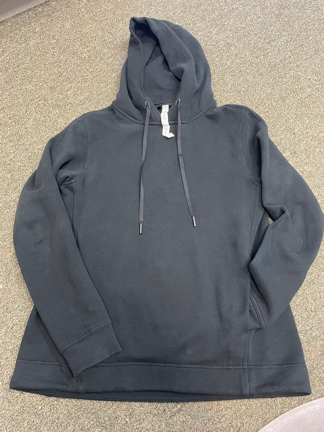 Lululemon Wind Down Pullover size 4 EUC Black