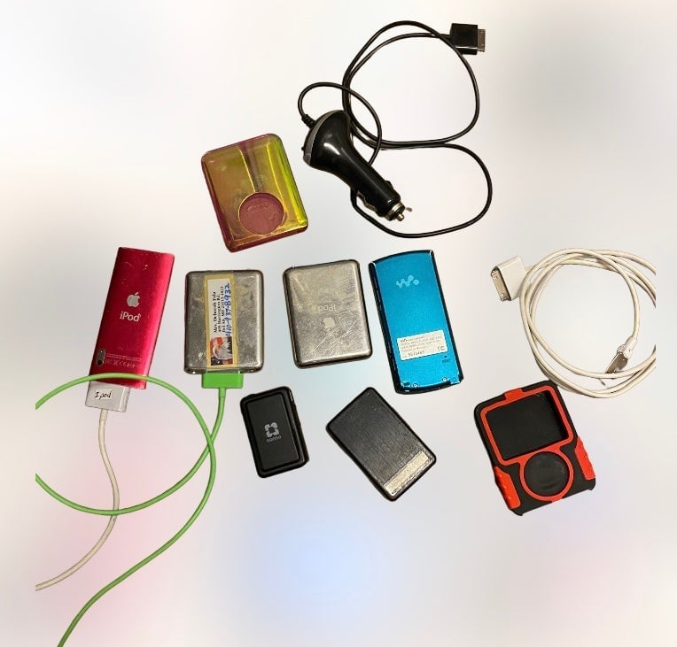 iPod Sansa clip Sony bundle and accessories lot of 6 mp3 players apple