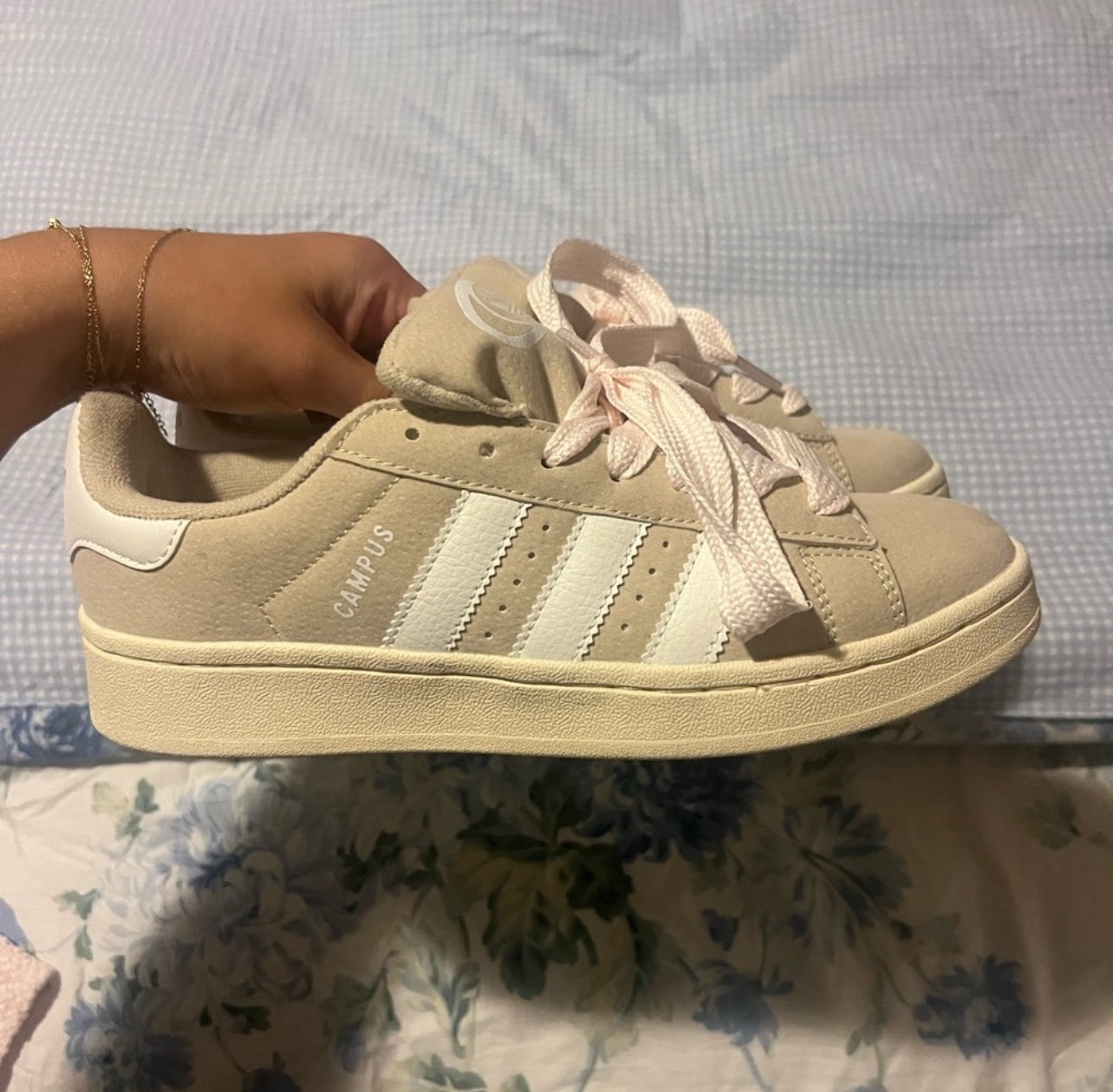 Adidas beige campus shoes