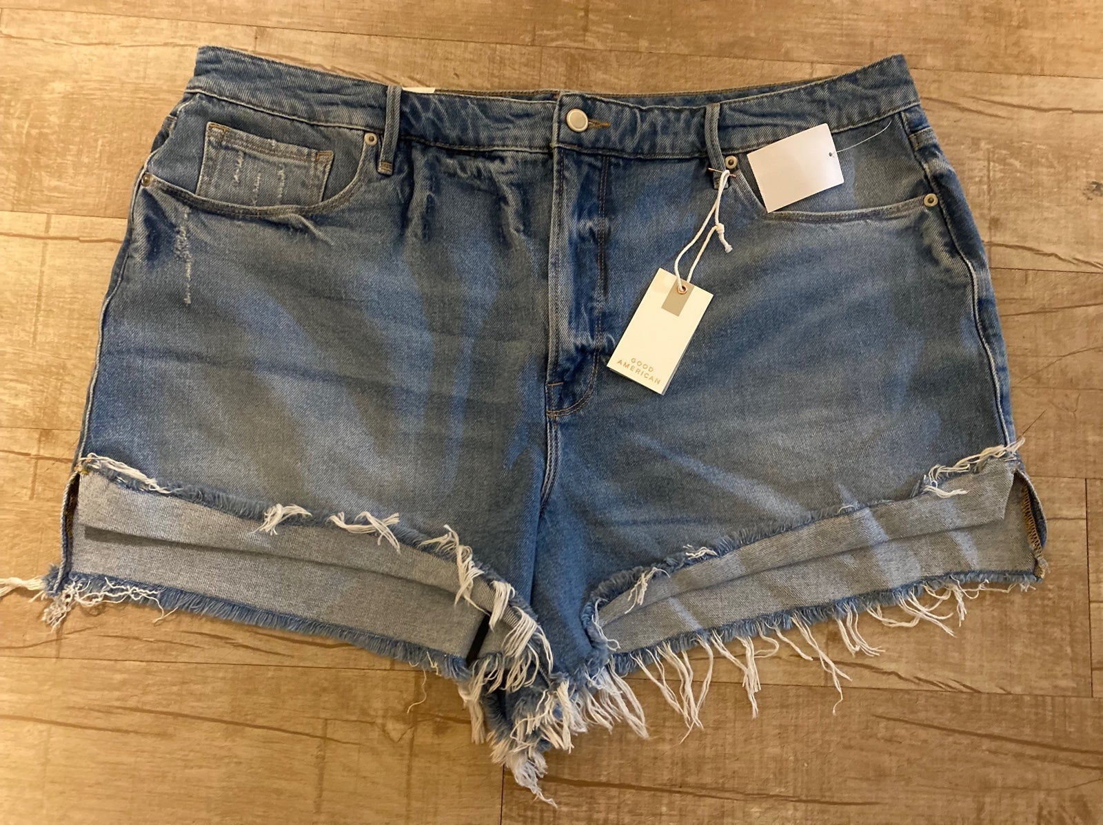 Good American Good Curve Jean Short