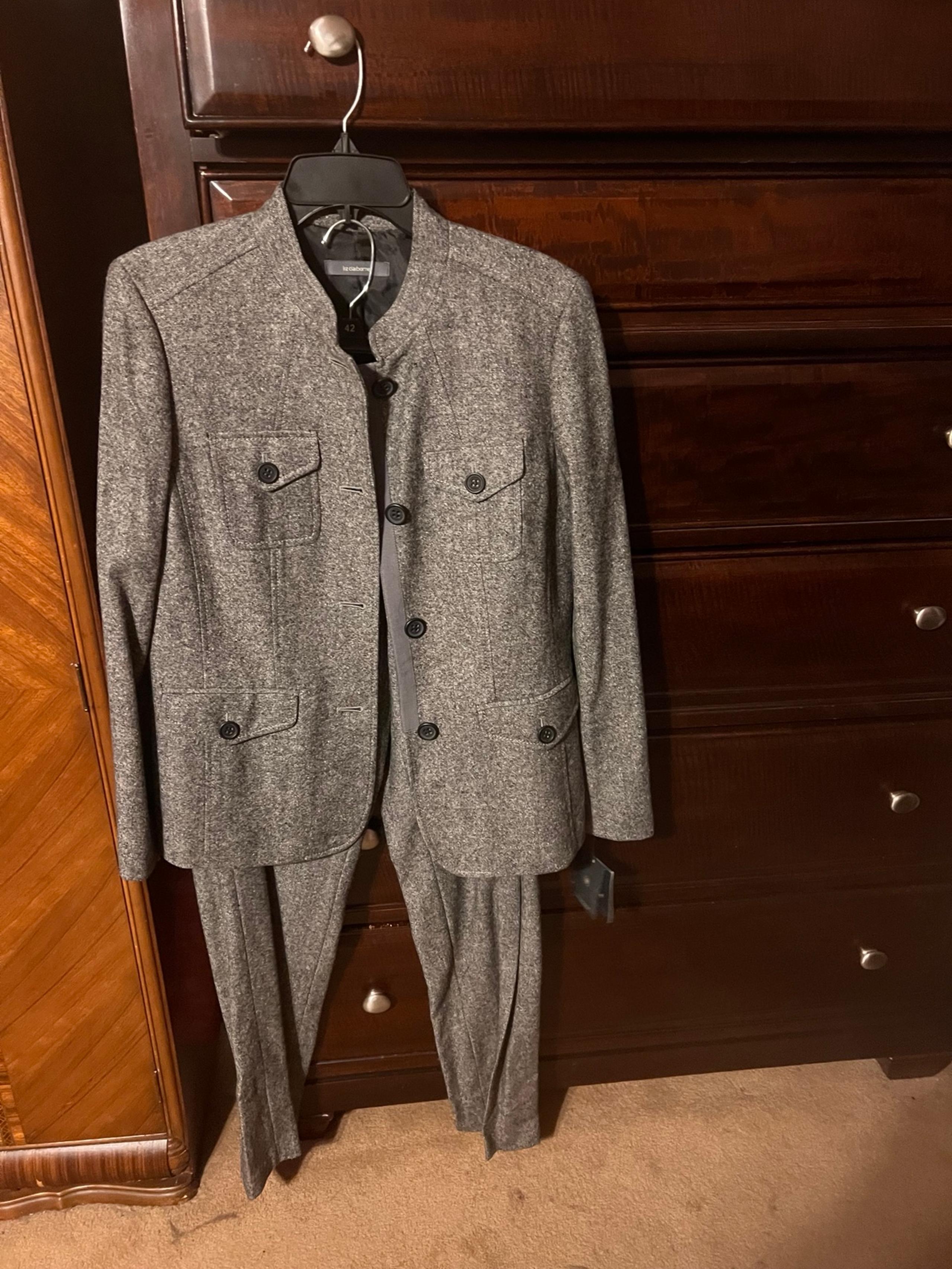 NWT black/gray Suit size 10