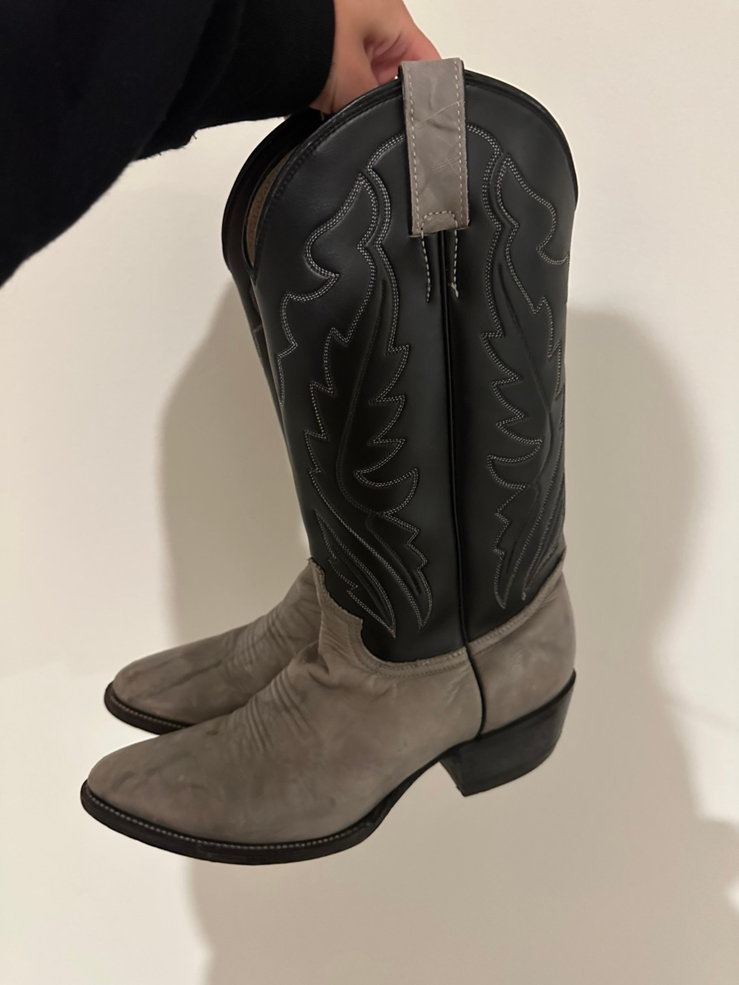 Justin Cowboy Boots size 8.5