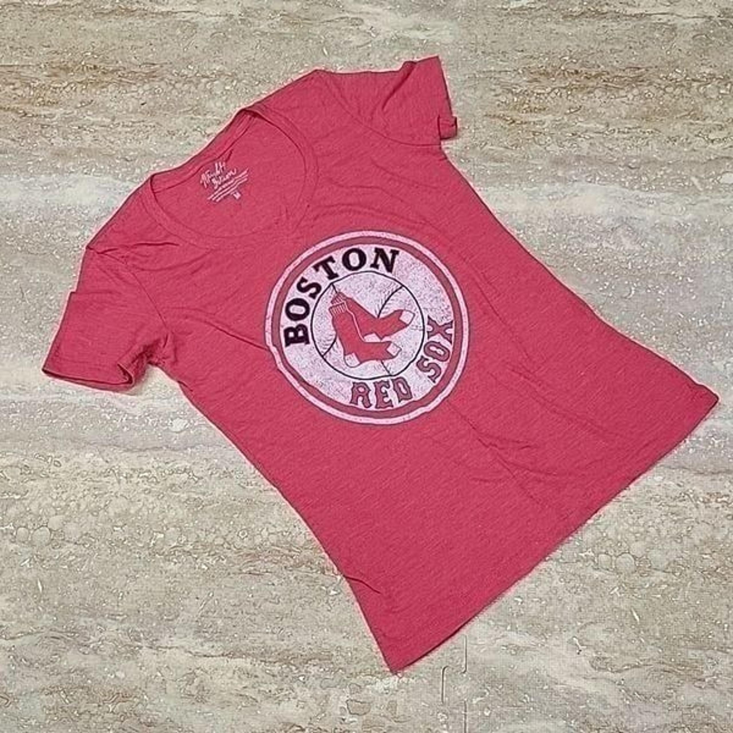 WRIGHT + DITSON BOSTON RED SOX TEE SIZE MEDIUM