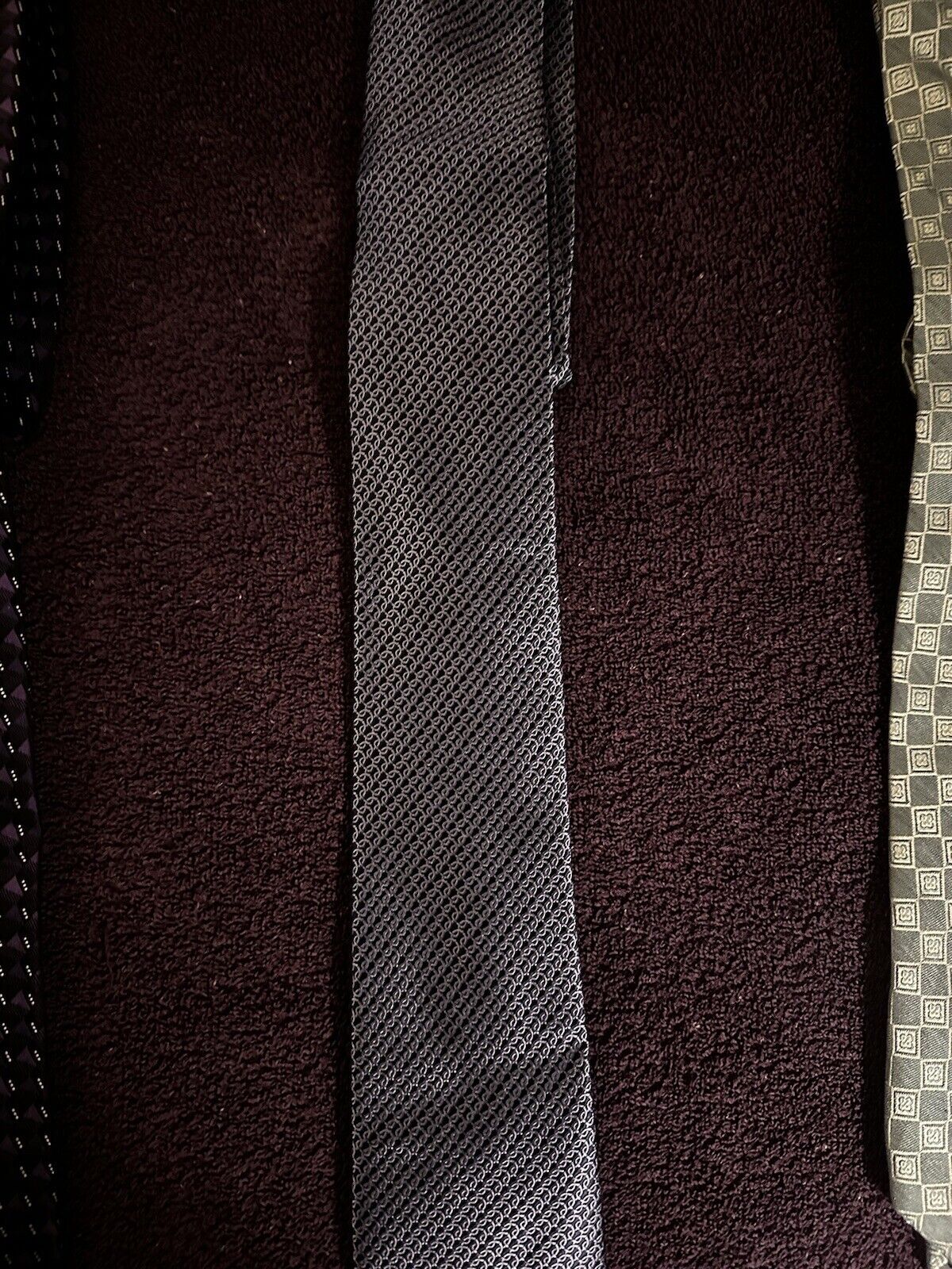 EXCELLENT CONDITION JOSEPH ABBOUD PURPLE LINK DESIGNER LUXURY TIE