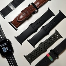 Lot of Nike Apple Watch + Extra Bands