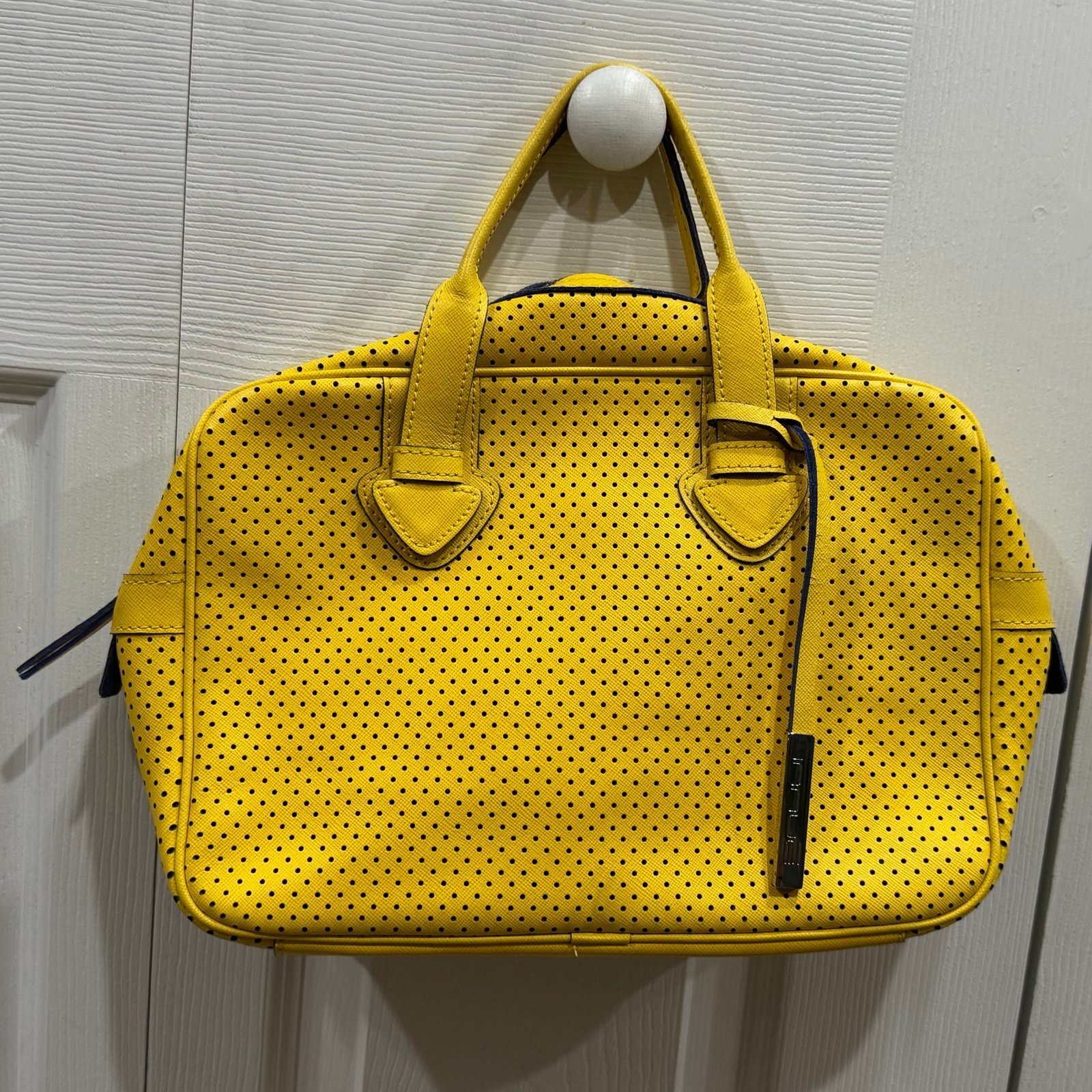 Innue Genuine Leather Handbag Purse 8”x11” Goldenrod Yellow Made Italy Pristine!