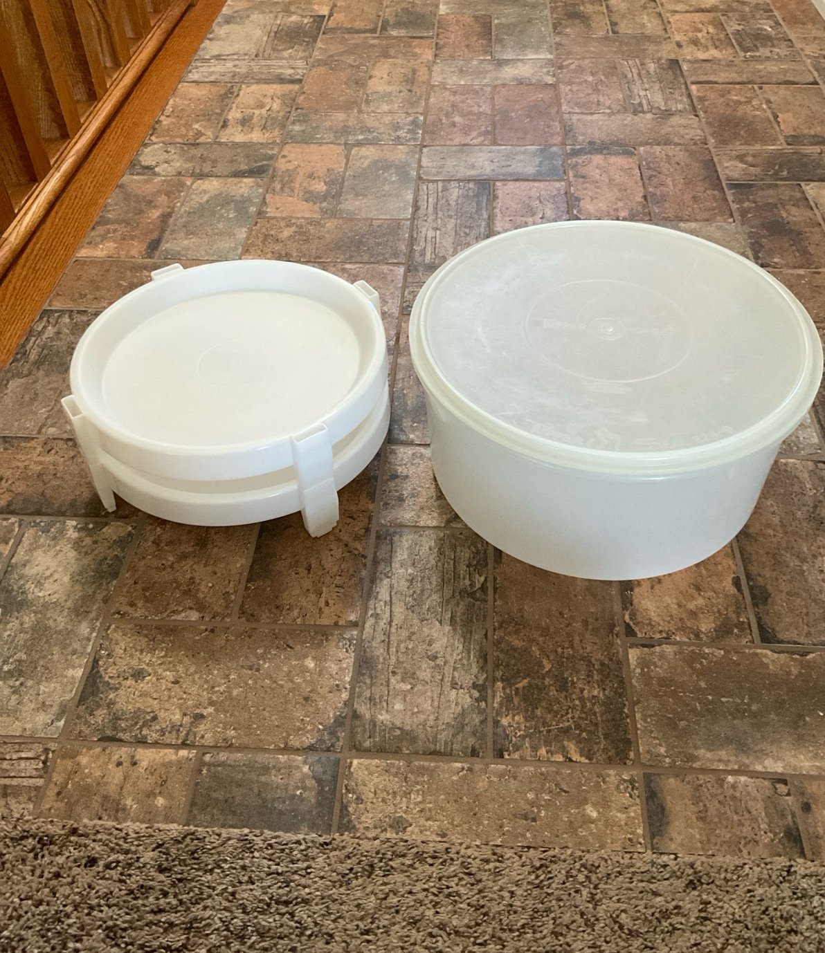 Vintage Tupperware Cake Pie Carrier with Divide-A-Rack