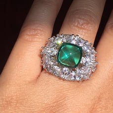 Stunning zirconia simulate emrald ring S6