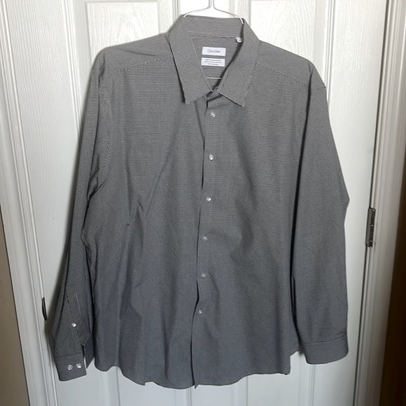 Calvin Klein long sleeve collared shirt
